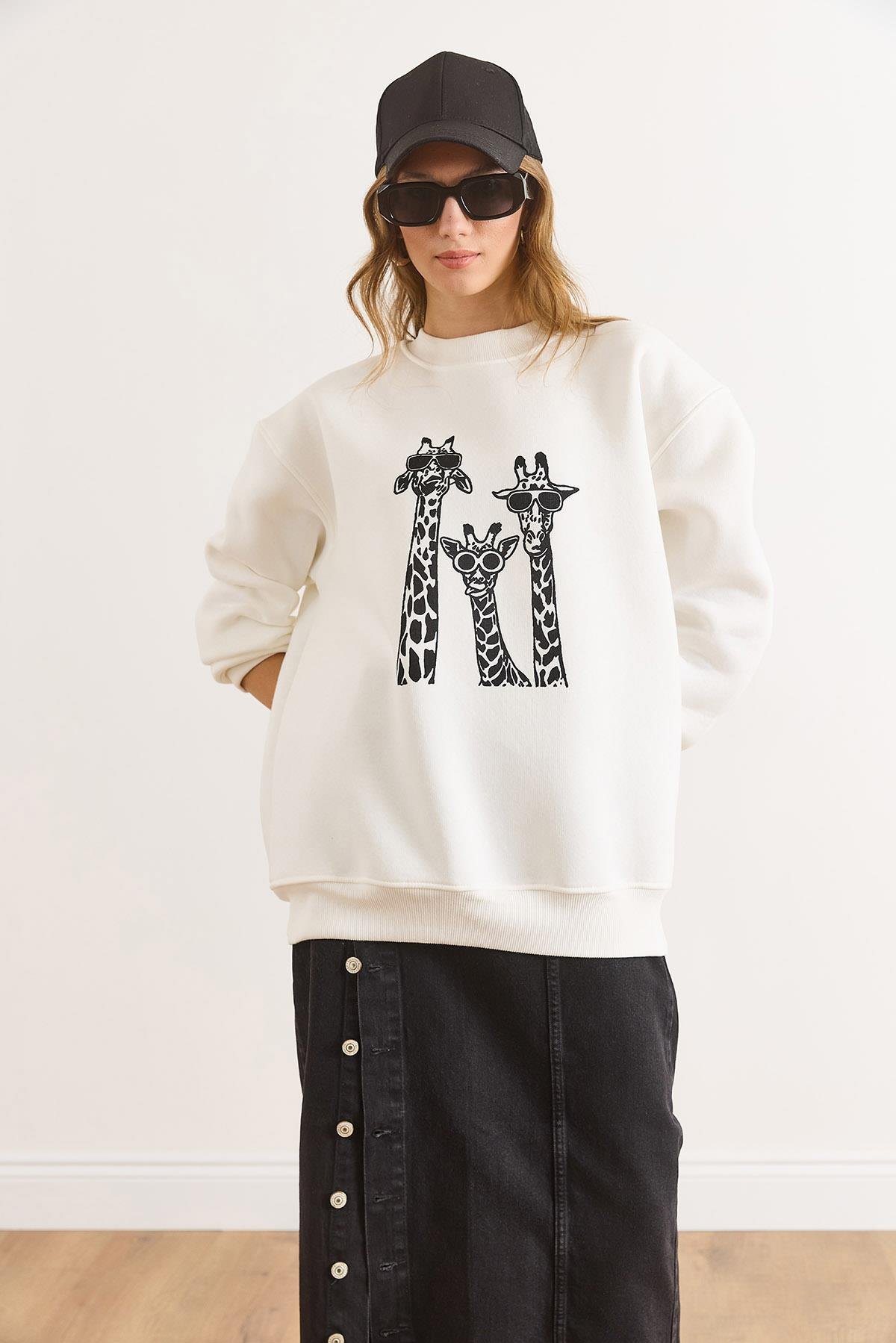 Giraffe Family Şardonlu Kalın Sweatshirt Beyaz