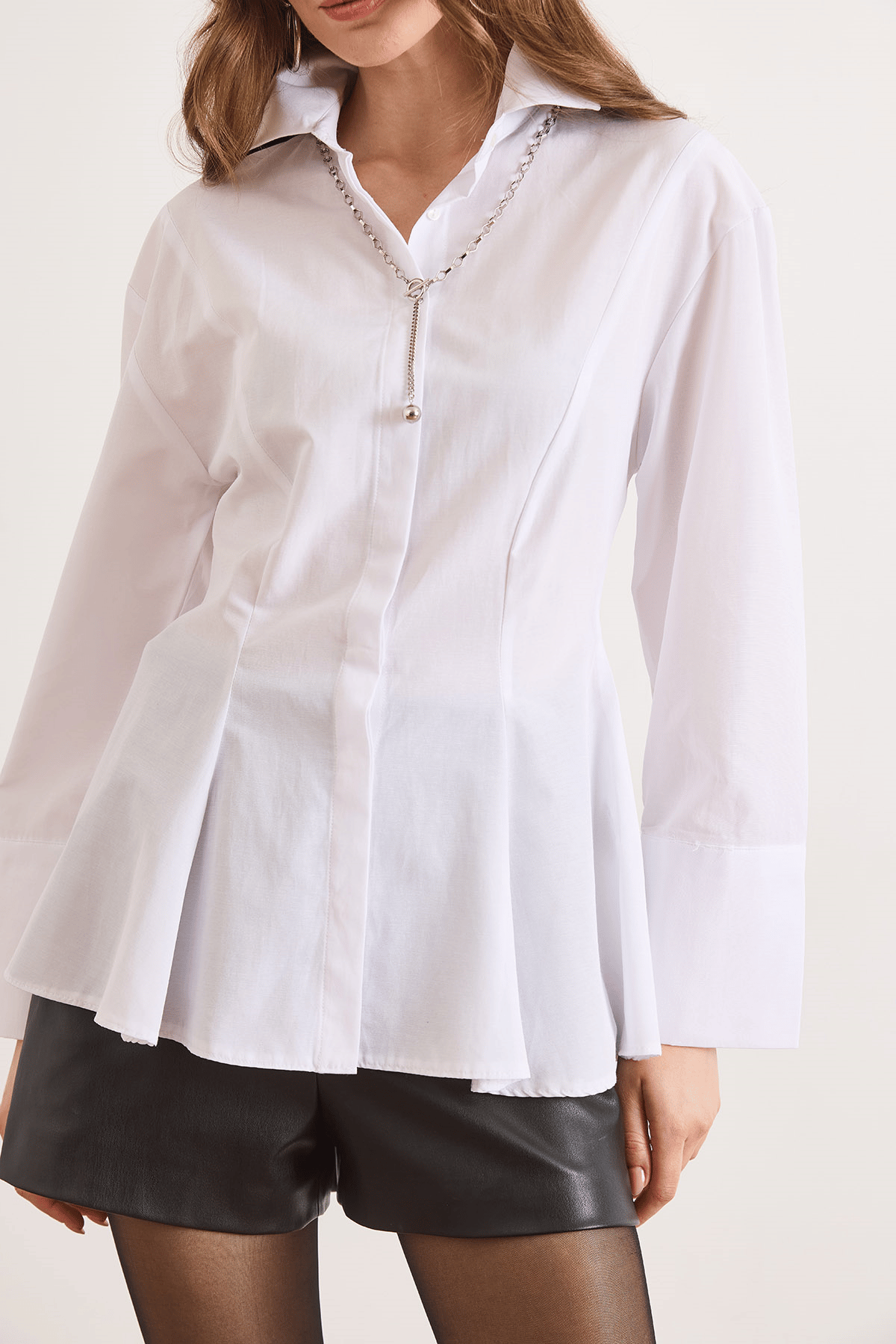 Gizli Patlı Dikiş Detaylı Peplum Gömlek Beyaz