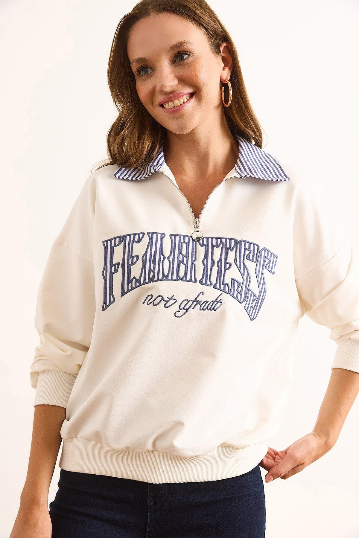Gömlek Yaka Çizgi Garnili Oversize Sweatshirt Beyaz Lacivert
