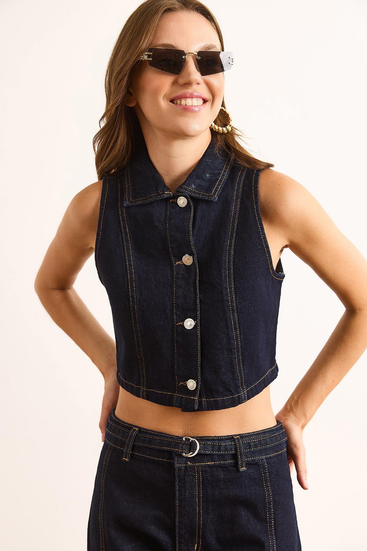 Gömlek Yaka Düğmeli Crop Denim Yelek Lacivert