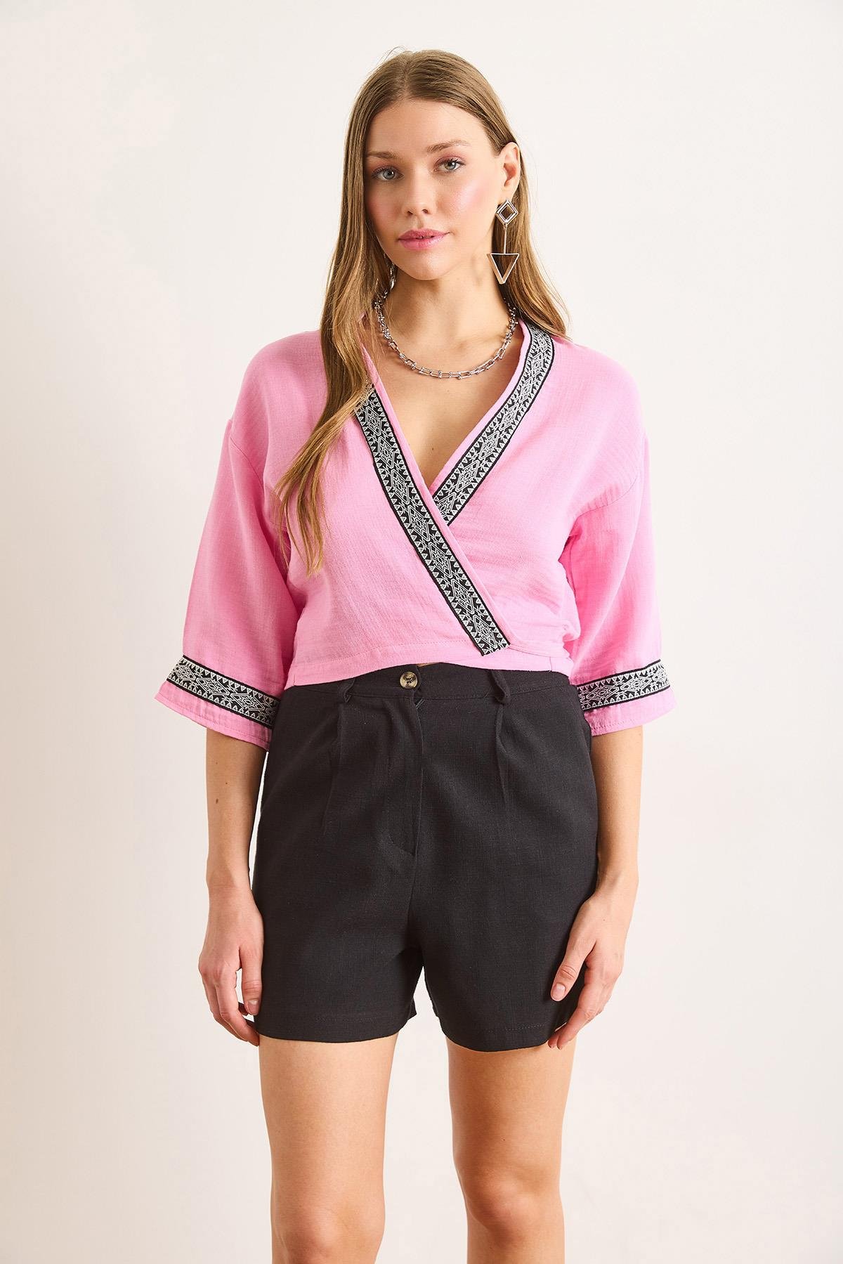 Güpür Şeritli Altı Bağlamalı Müslin Kimono Pembe