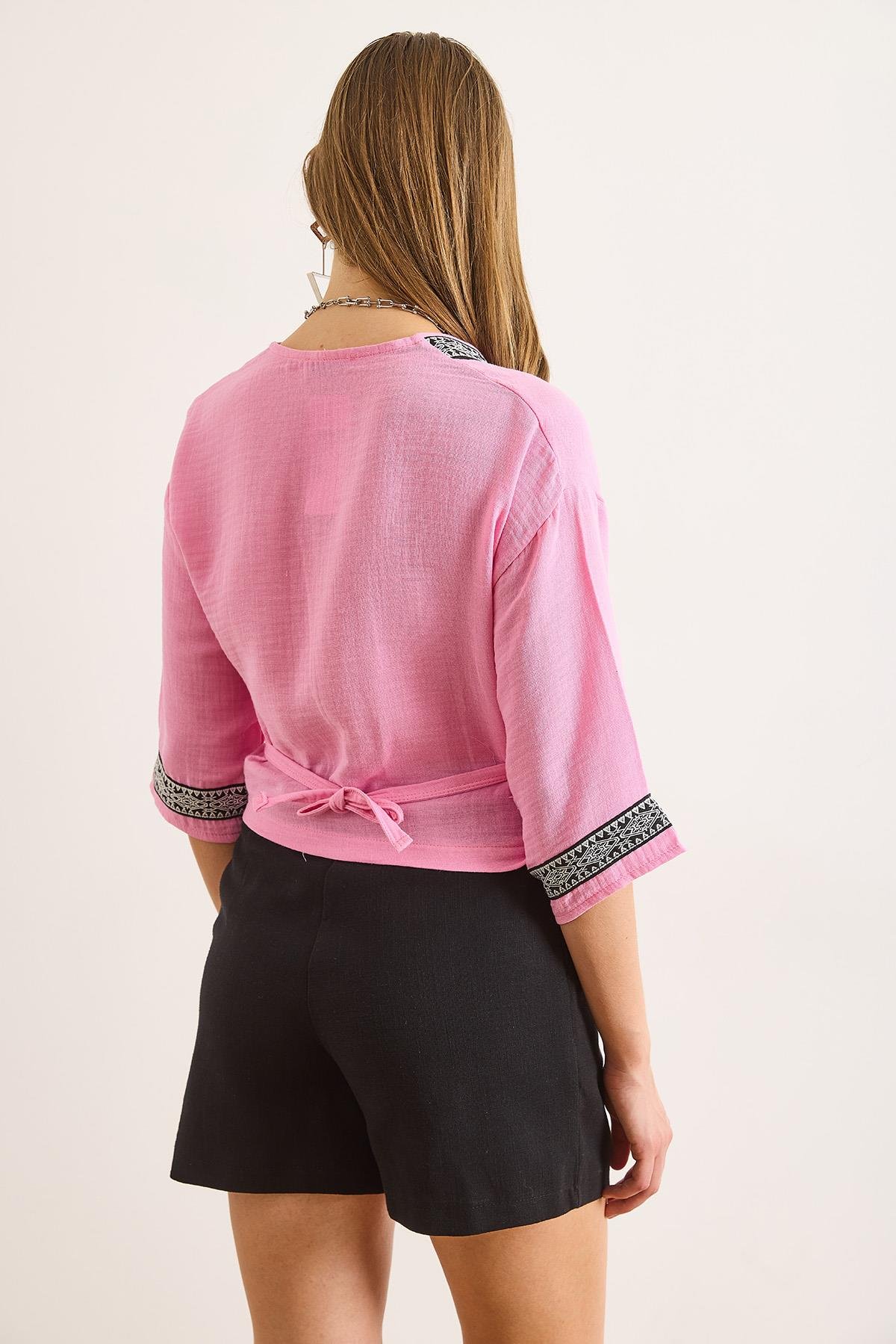 Güpür Şeritli Altı Bağlamalı Müslin Kimono Pembe