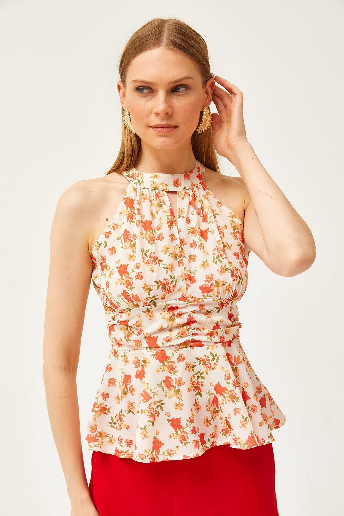 Halter Yaka Bel Detaylı Krep Bluz Bej Mercan