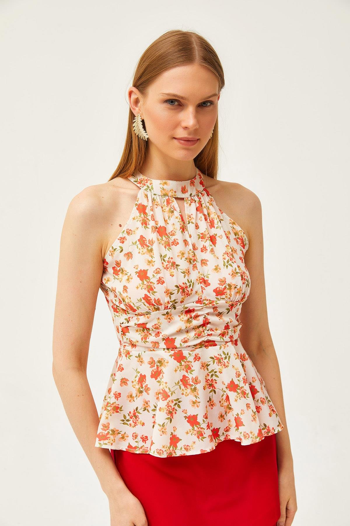 Halter Yaka Bel Detaylı Krep Bluz Bej Mercan