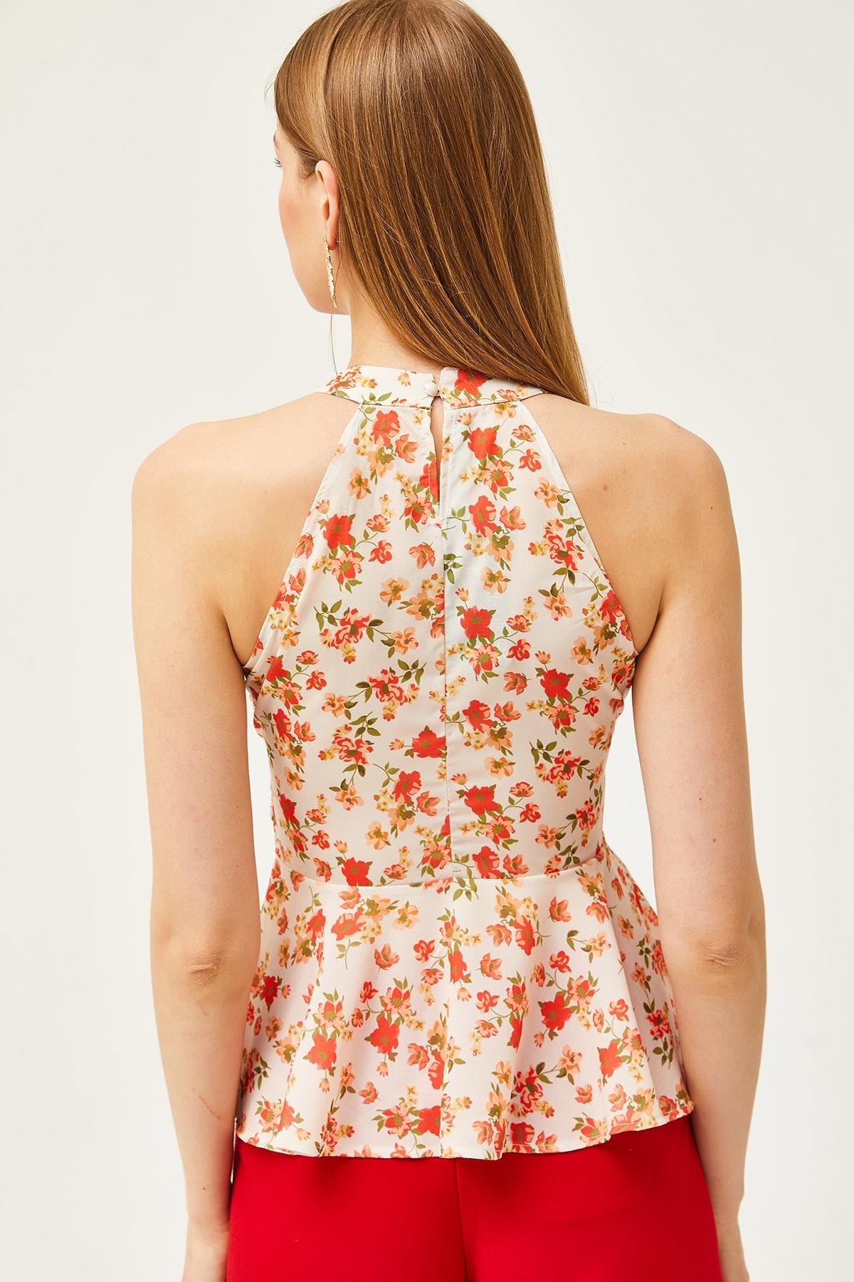 Halter Yaka Bel Detaylı Krep Bluz Bej Mercan