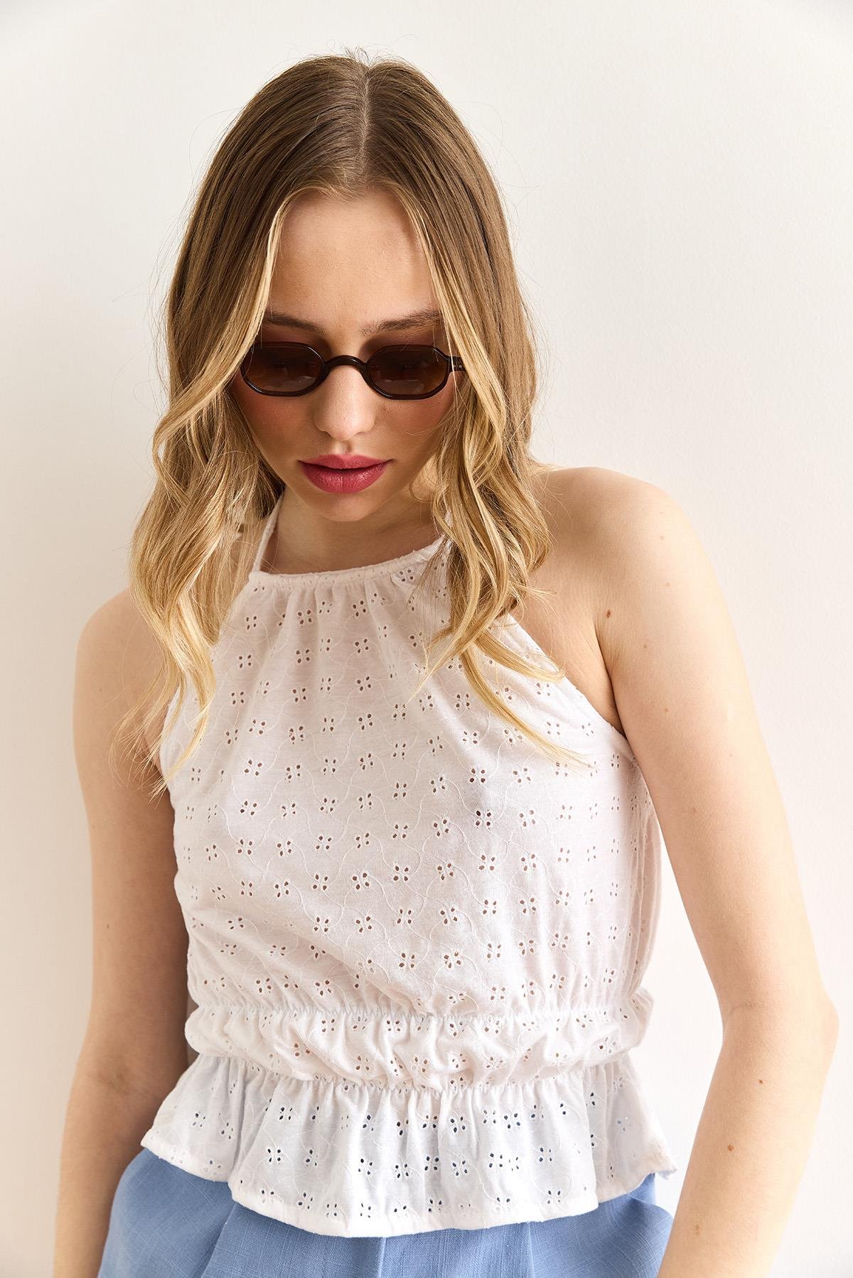 Halter Yaka Beli Lastikli Fisto Bluz Beyaz