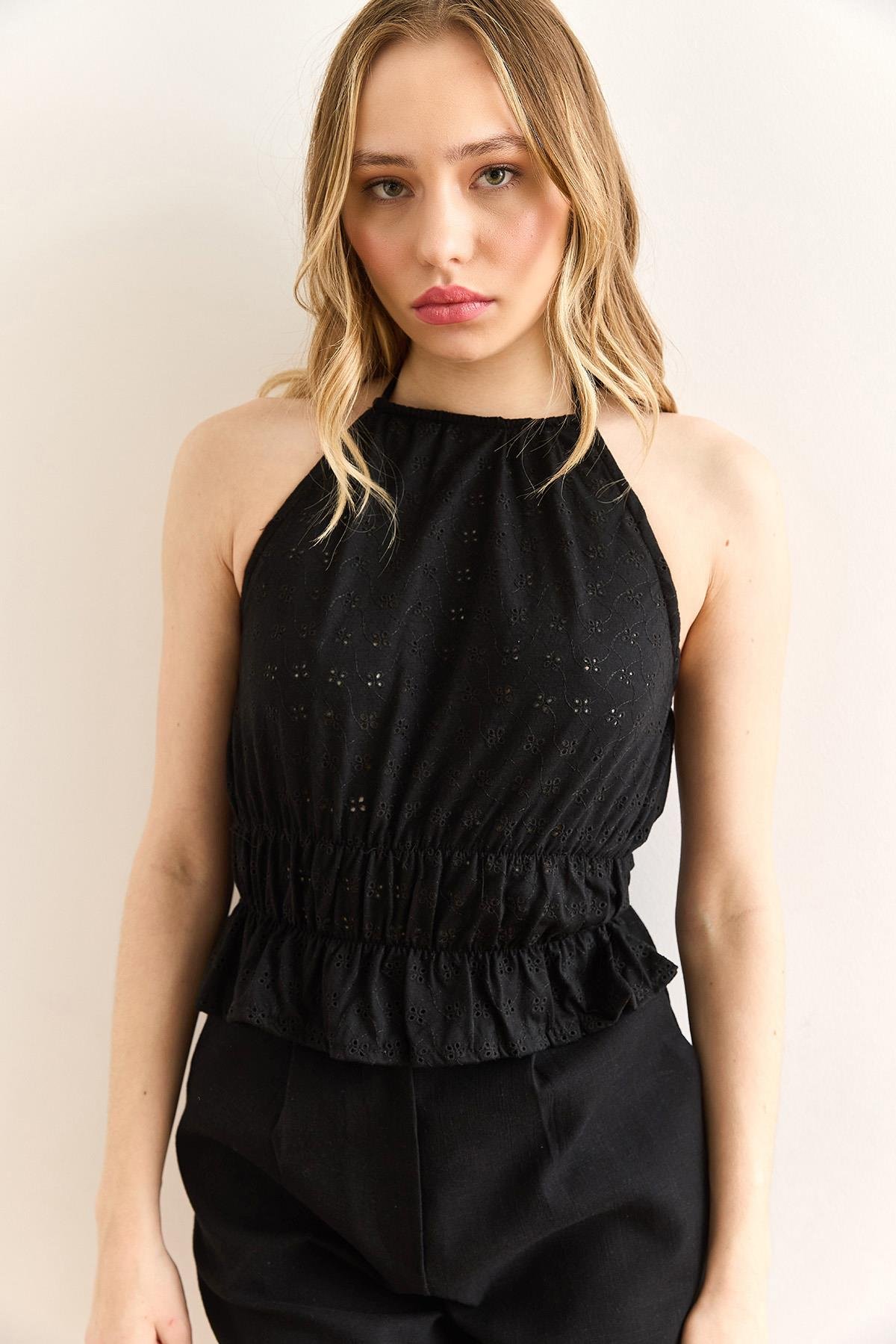 Halter Yaka Beli Lastikli Fisto Bluz Siyah