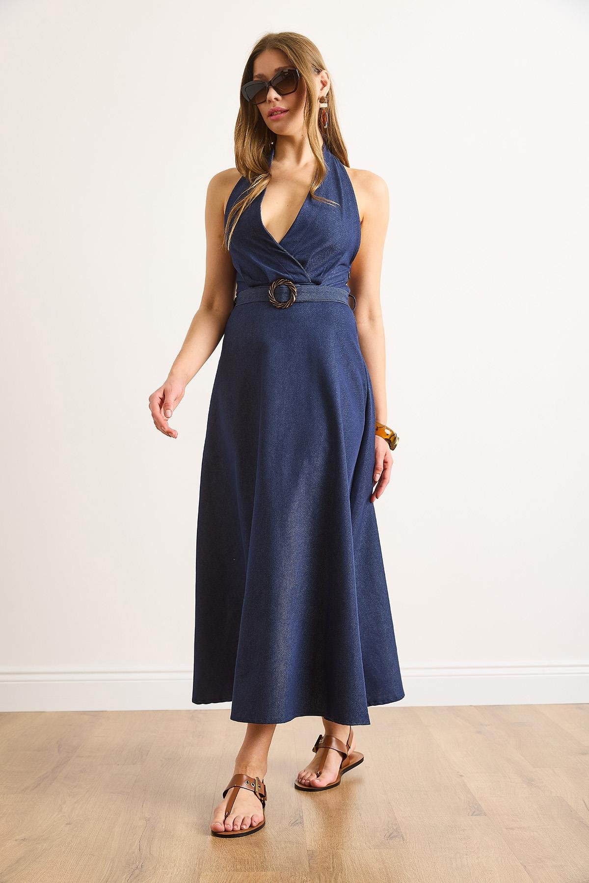 Halter Yaka Kemerli Maksi Denim Elbise Lacivert