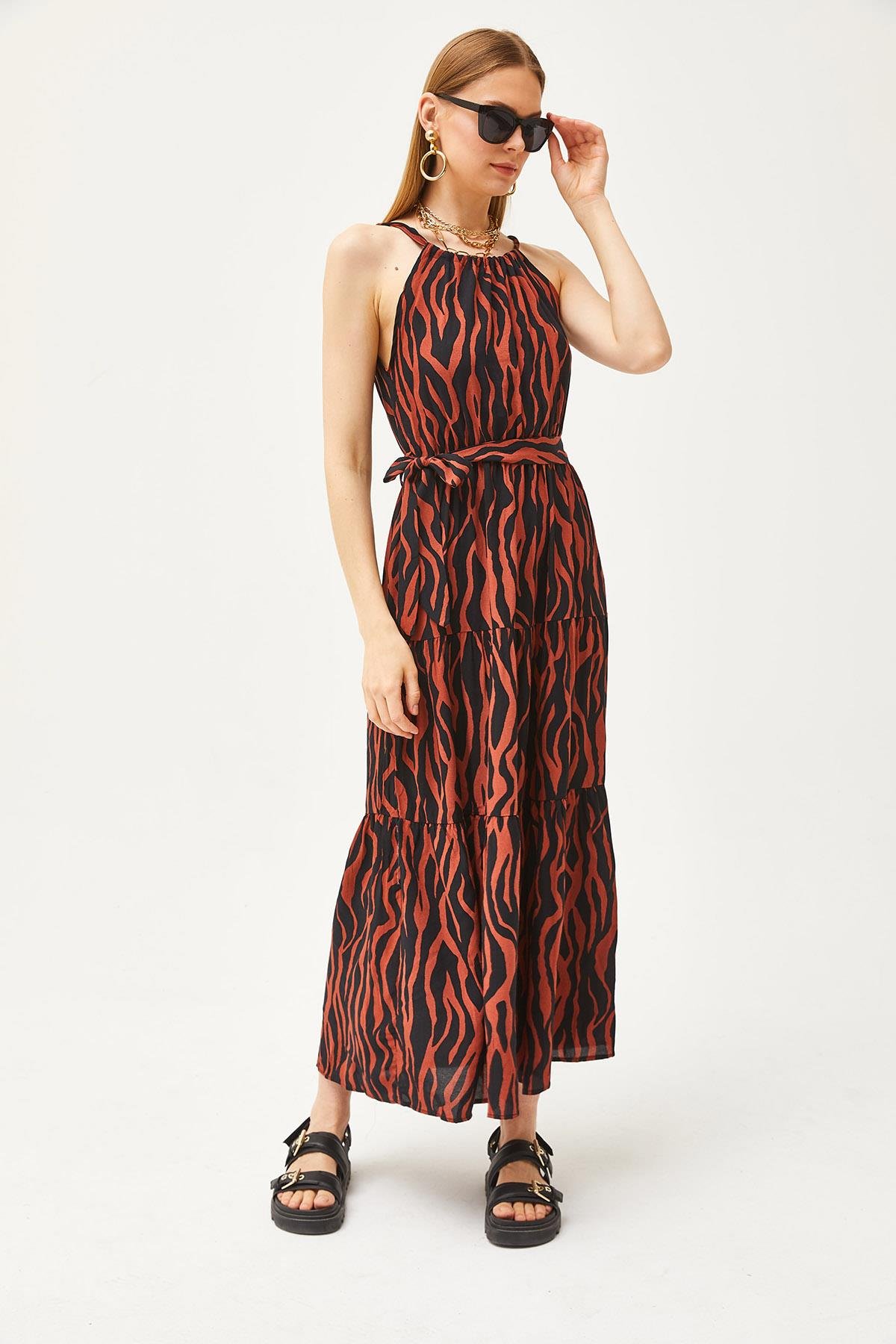 Halter Yaka Kuşaklı Dokuma Viscon Elbise Zebra Kiremit