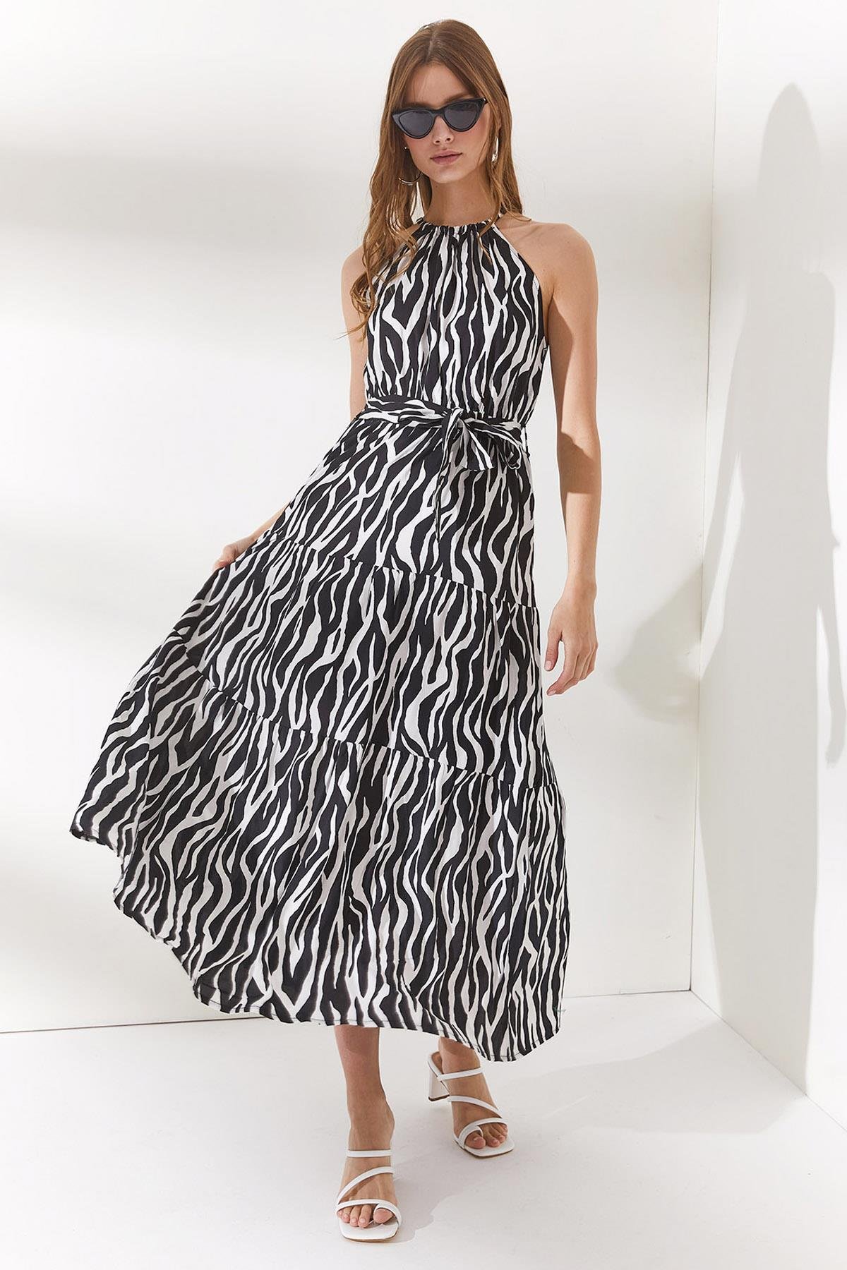 Halter Yaka Kuşaklı Dokuma Viscon Elbise Zebra Siyah