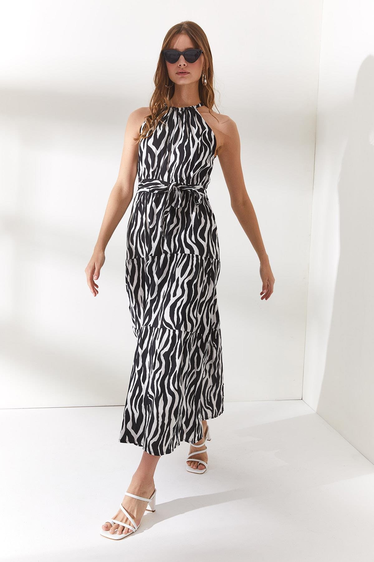 Halter Yaka Kuşaklı Dokuma Viscon Elbise Zebra Siyah