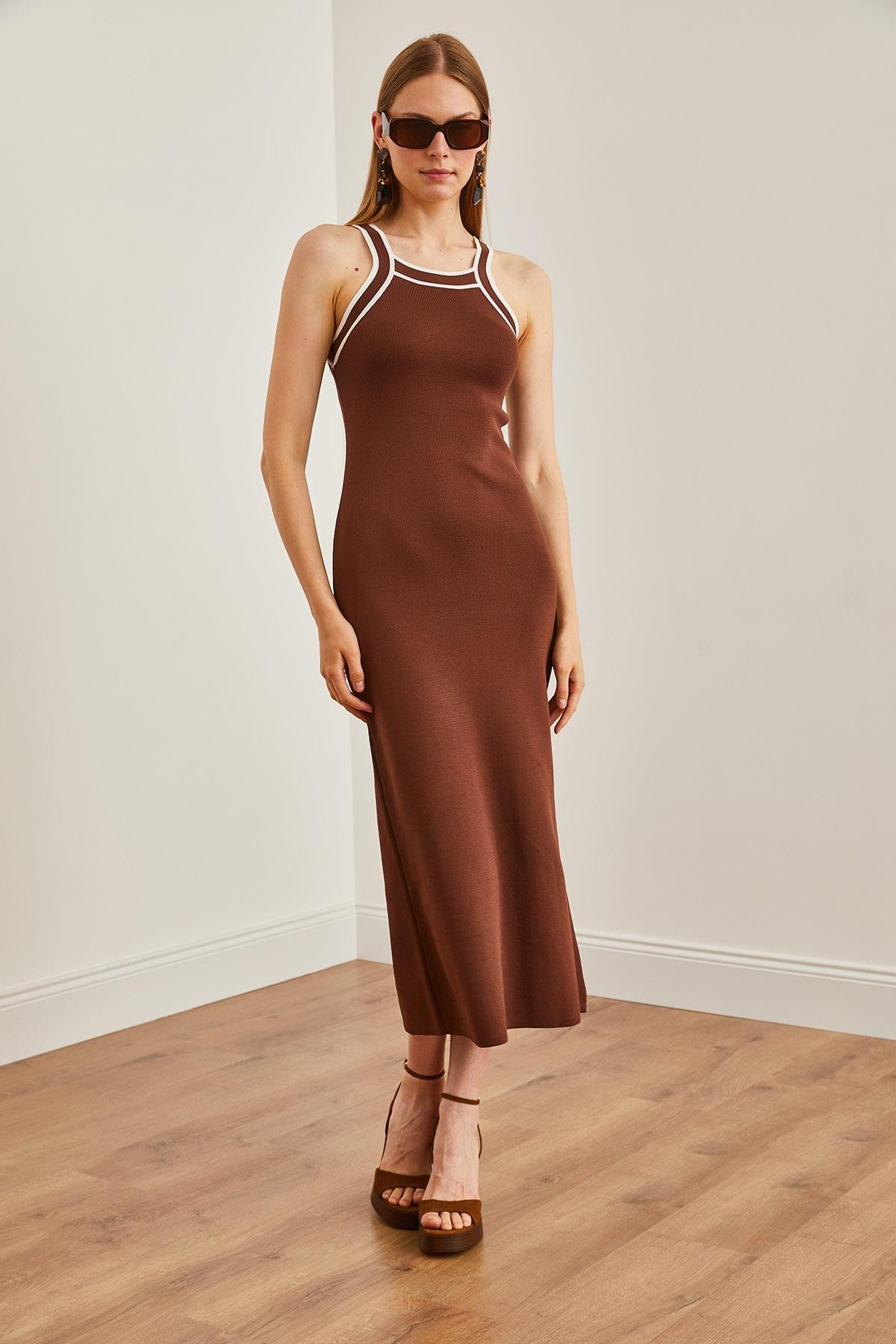 Halter Yaka Maxi Triko Elbise Acı Kahve