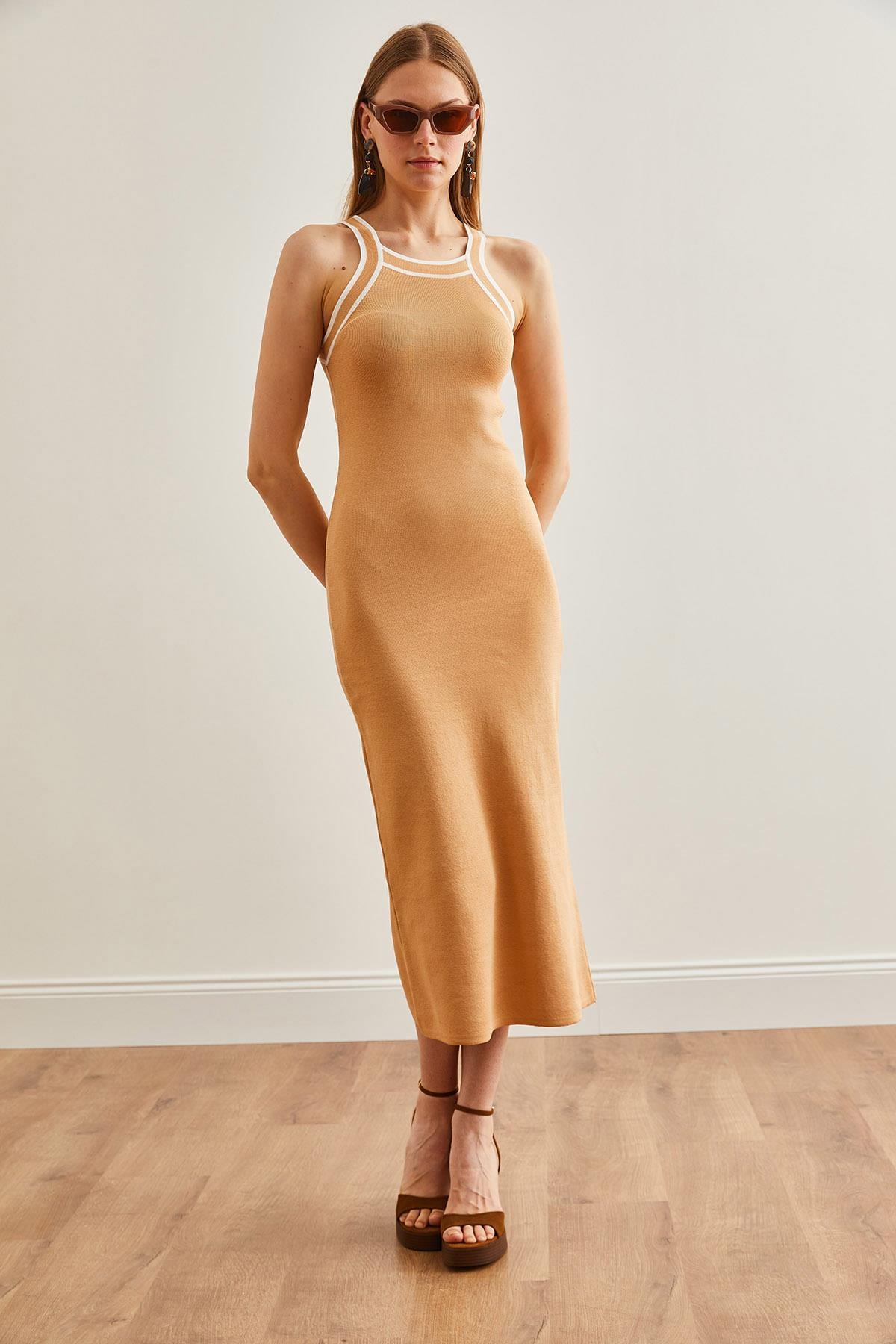 Halter Yaka Maxi Triko Elbise Bej