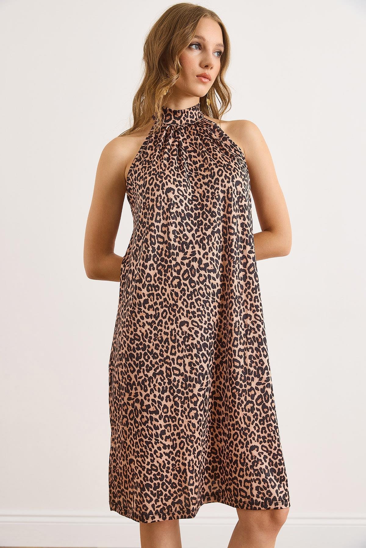 Halter Yaka Mini Dökümlü Elbise Leopar Camel