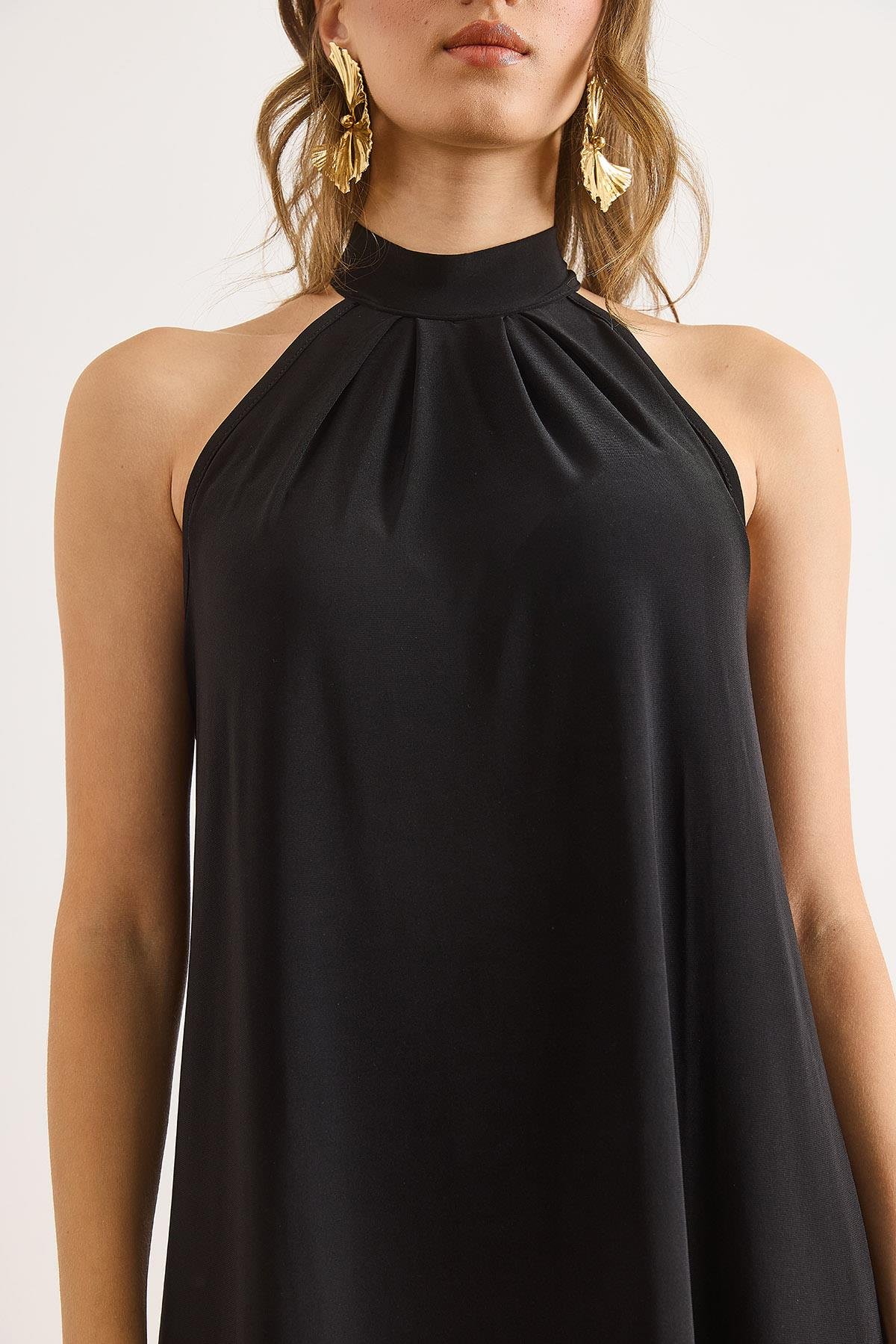Halter Yaka Mini Dökümlü Elbise Siyah