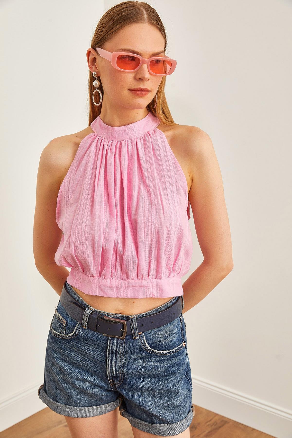 Halter Yaka Sırt Dekolteli Kuşaklı Keten Bluz Pembe