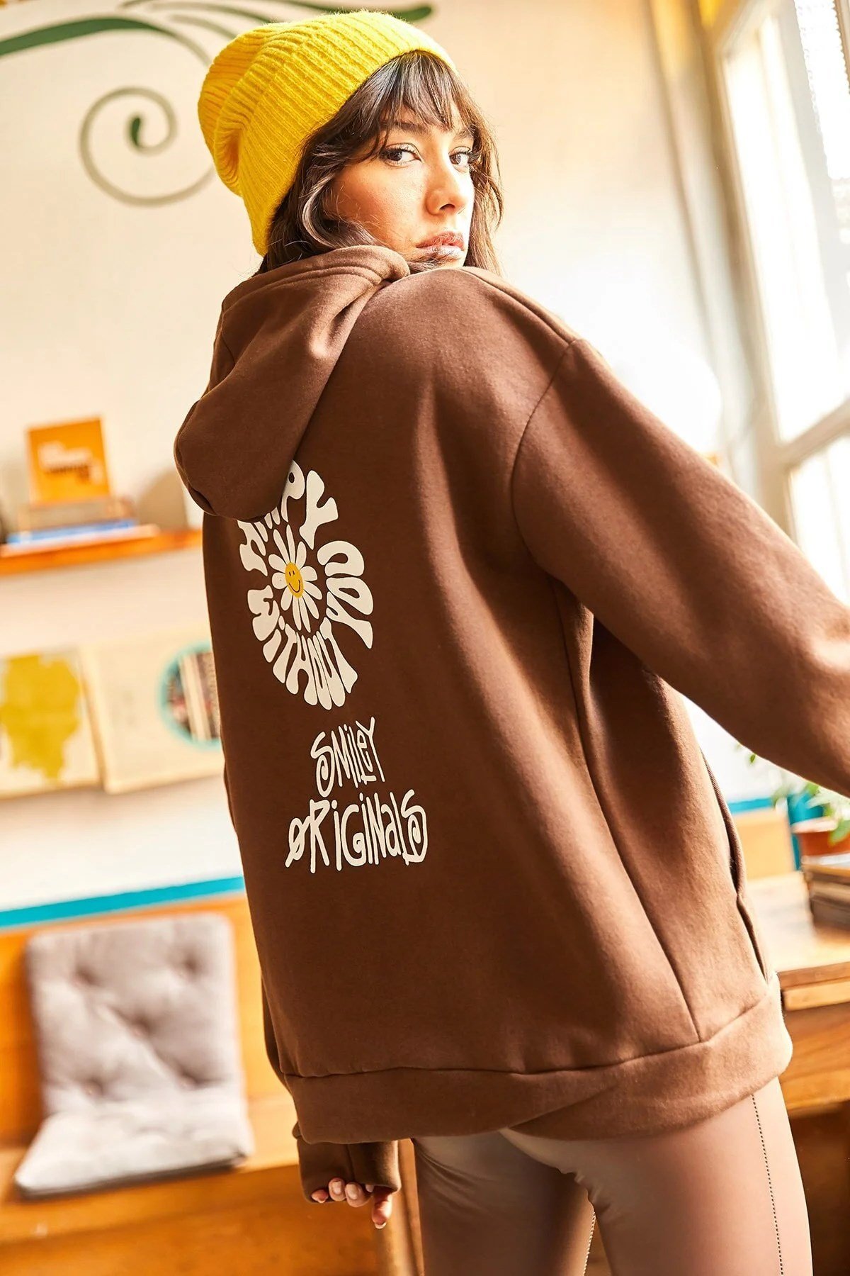 Happy Ön Arka Baskılı Kapüşonlu Şardonlu Oversize Sweatshirt Acı Kahve
