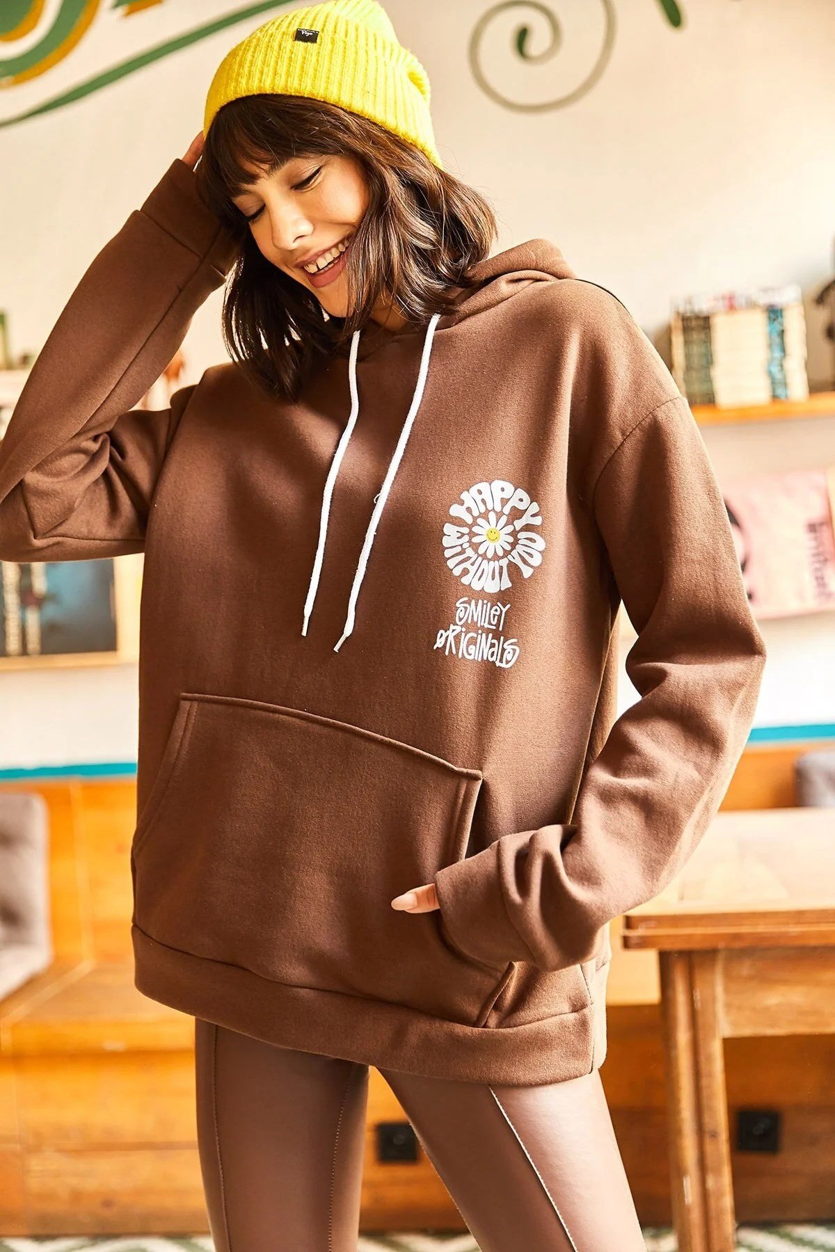Happy Ön Arka Baskılı Kapüşonlu Şardonlu Oversize Sweatshirt Acı Kahve