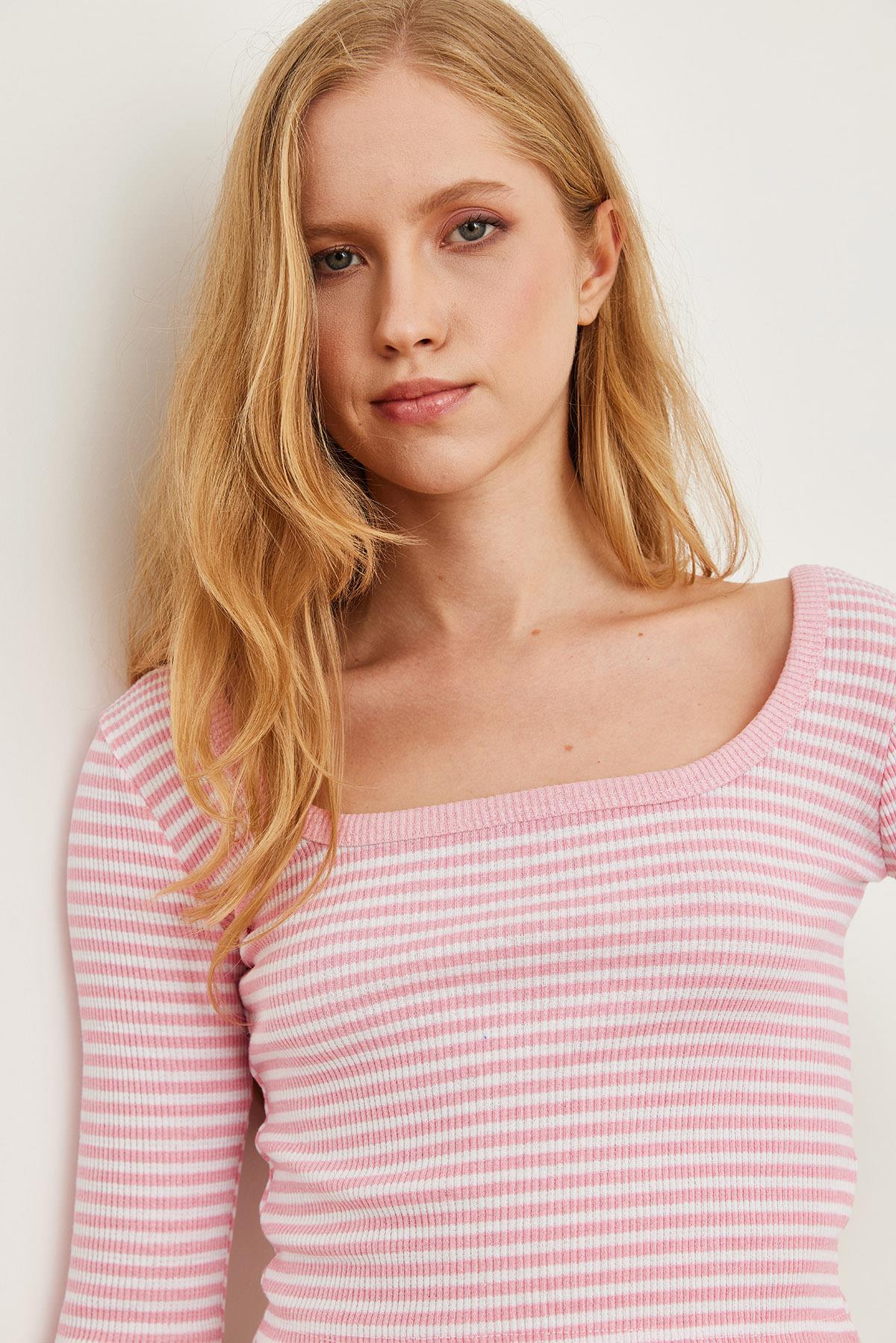 Havuz Yaka Çizgili Esnek  Crop Bluz Şeker Pembe