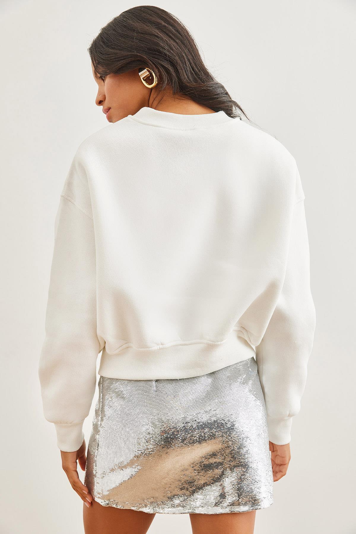 İnci Detaylı Şardonlu Crop Kalın Sweatshirt Beyaz