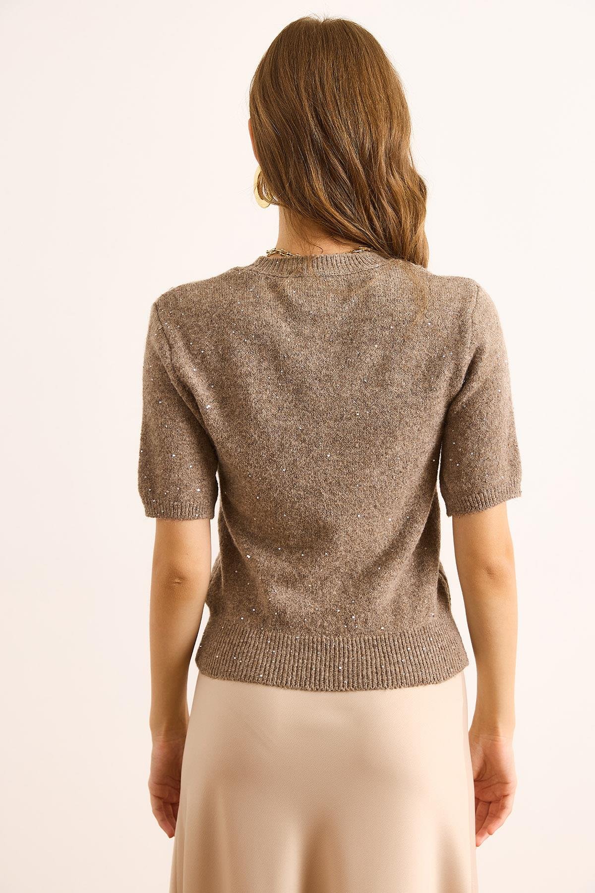 İpliği Pullu Crop Yumuşak Dokulu Triko Bluz Vizon