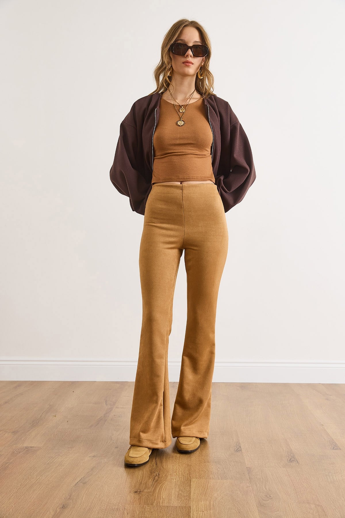 İspanyol Paça Likralı Süet Pantolon Camel
