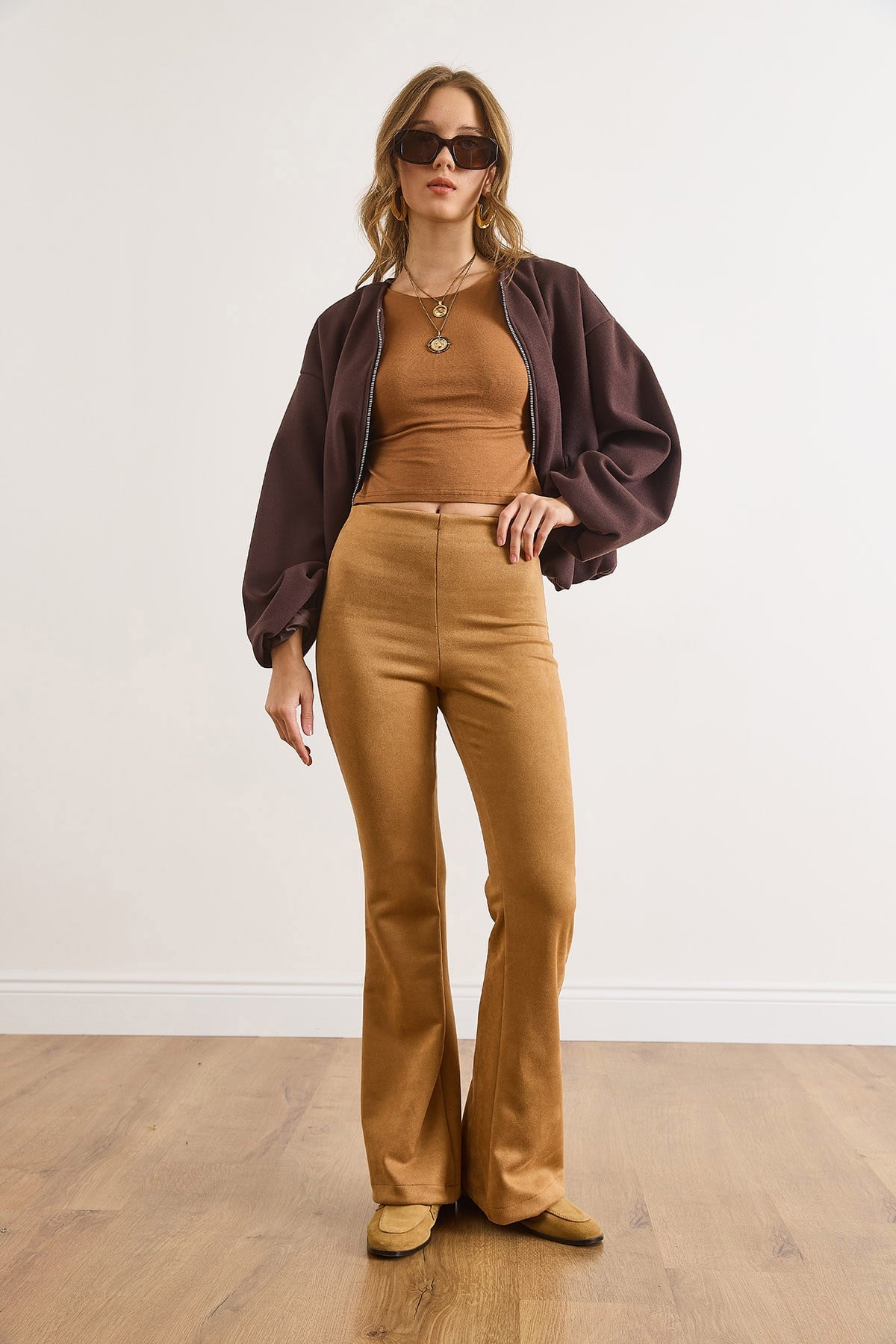 İspanyol Paça Likralı Süet Pantolon Camel