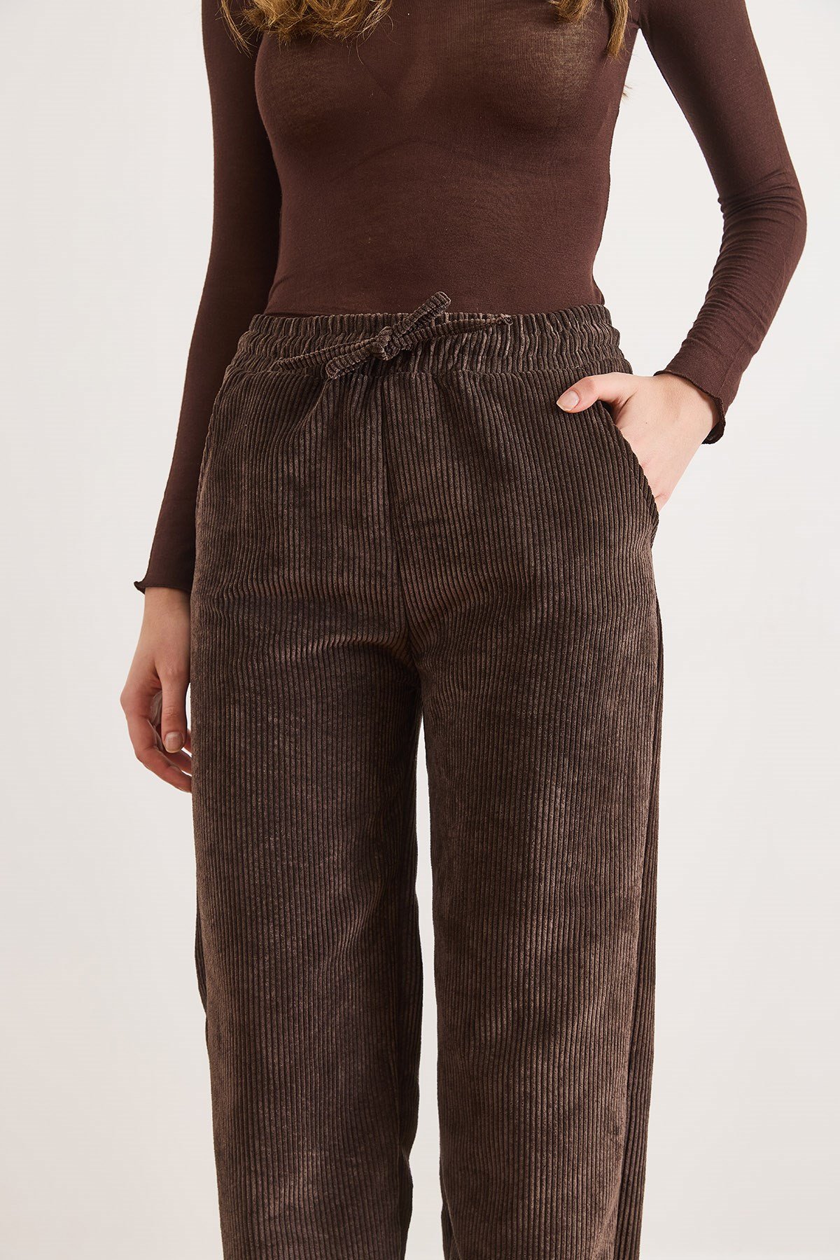 Kadife Cepli Beli Lastikli Kalın Fitilli  Wide Leg Pantolon Kahverengi