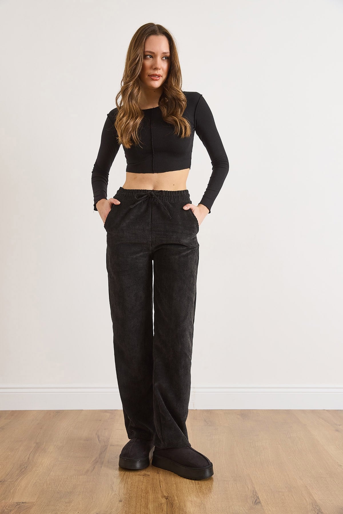 Kadife Cepli Beli Lastikli Kalın Fitilli  Wide Leg Pantolon Siyah