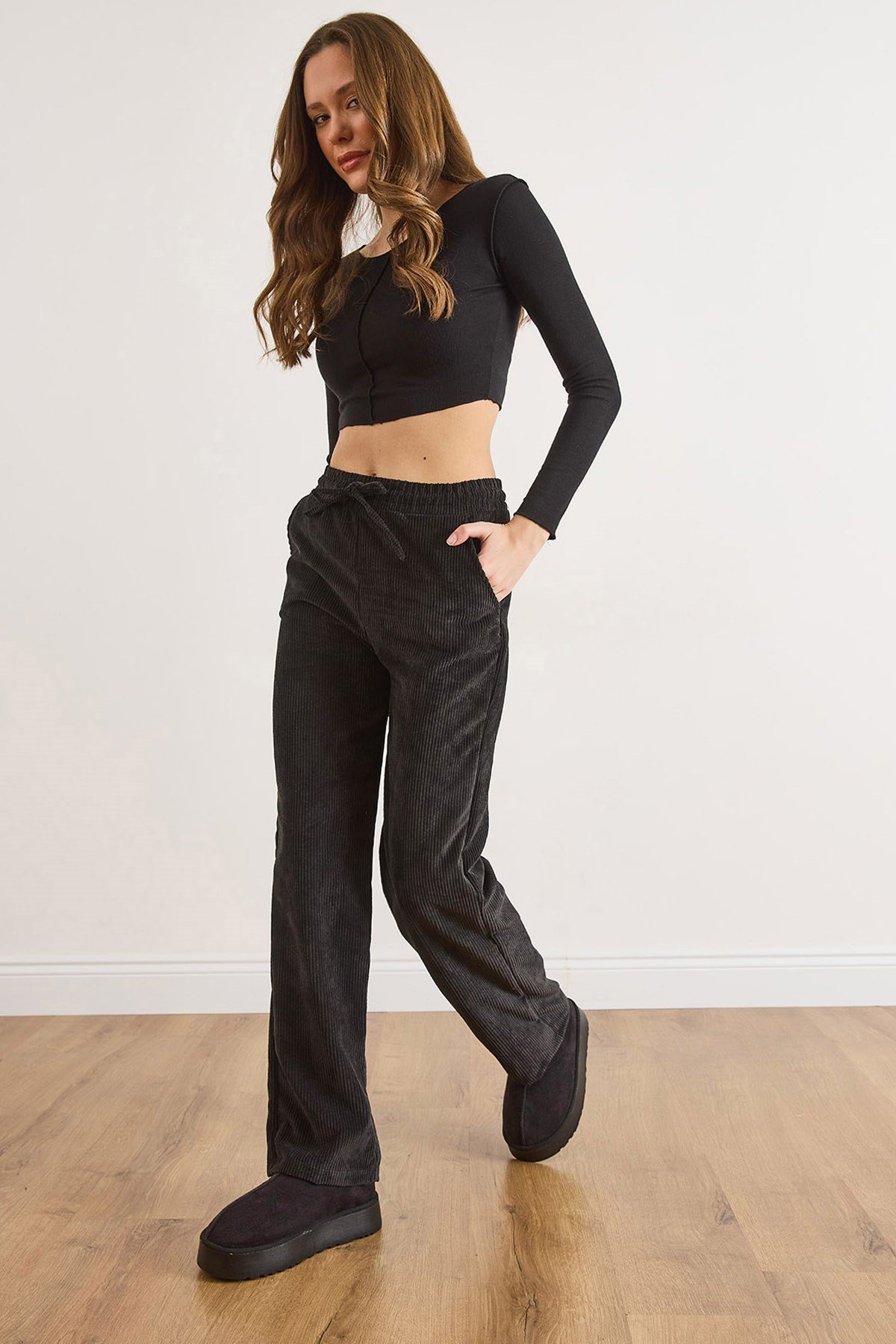 Kadife Cepli Beli Lastikli Kalın Fitilli  Wide Leg Pantolon Siyah