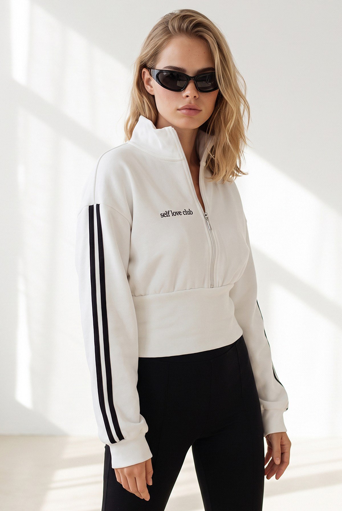 Kalın Bantlı Fermuarlı Şardonlu Sweatshirt Beyaz