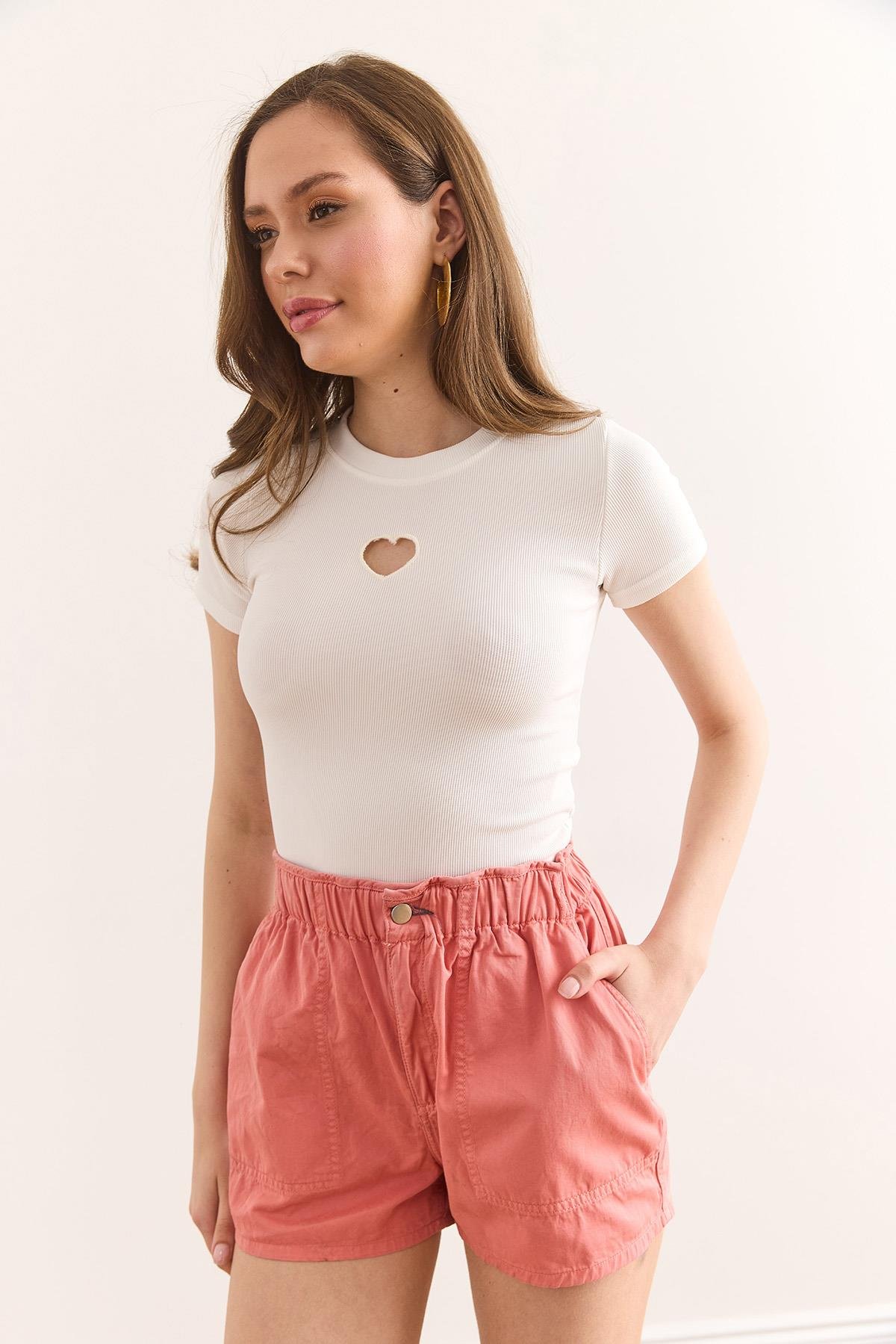 Kalp Dekolteli İnce Fitilli Crop Bluz Beyaz