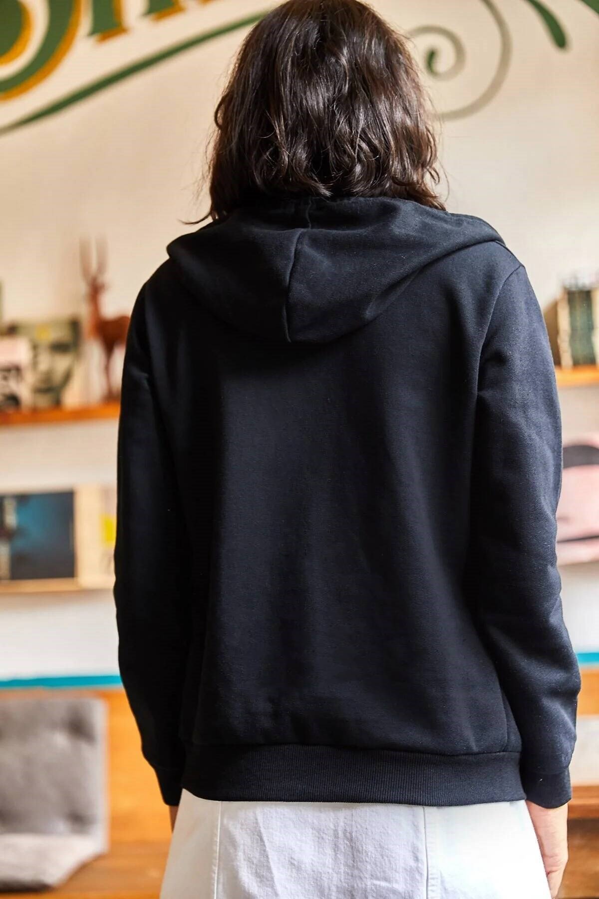 Kanguru Cepli Kapüşonlu Şardonlu Fermuarlı Basic Sweatshirt Siyah