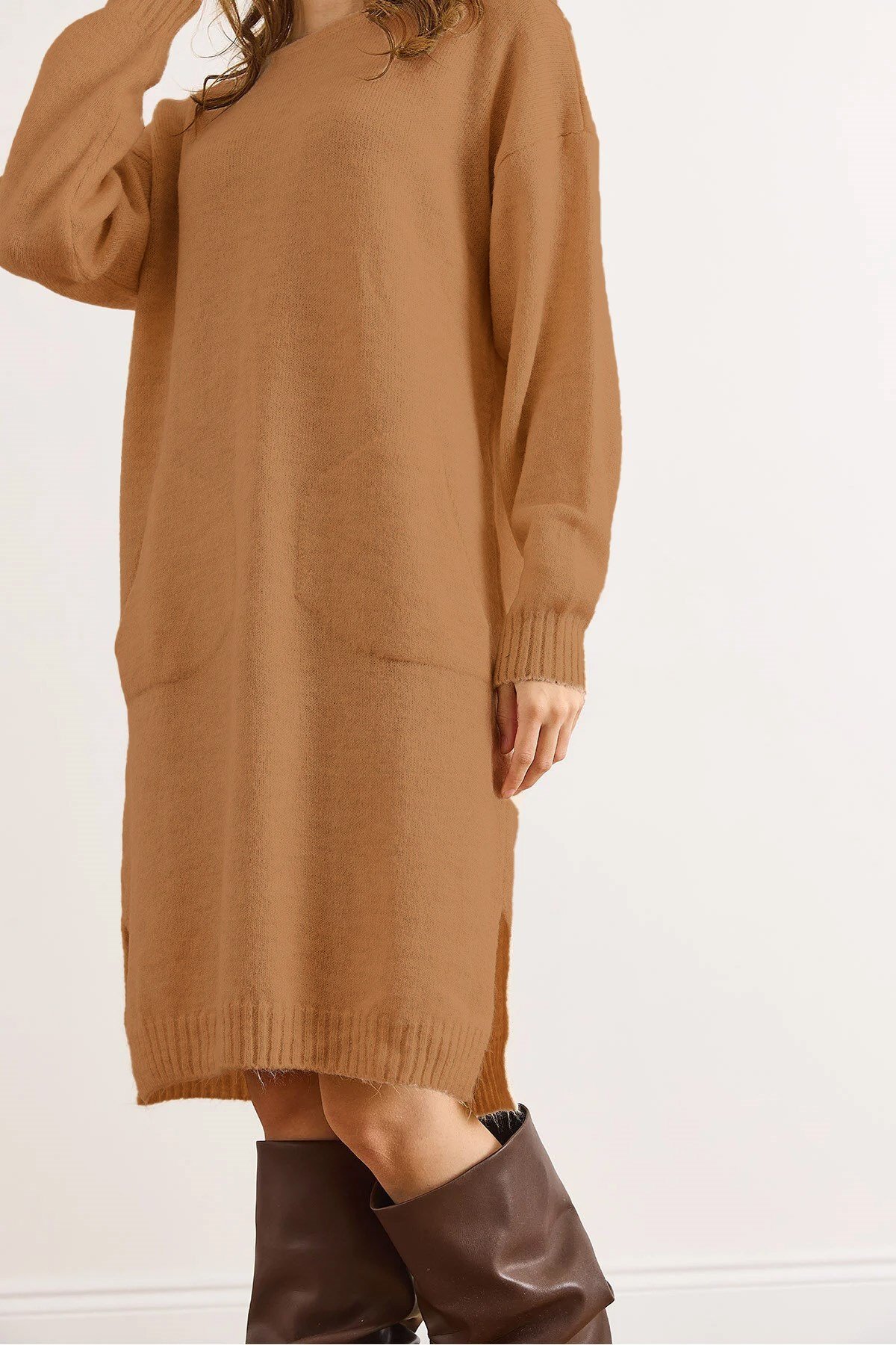 Kanguru Cepli Yırtmaçlı Triko Tunik Elbise Camel