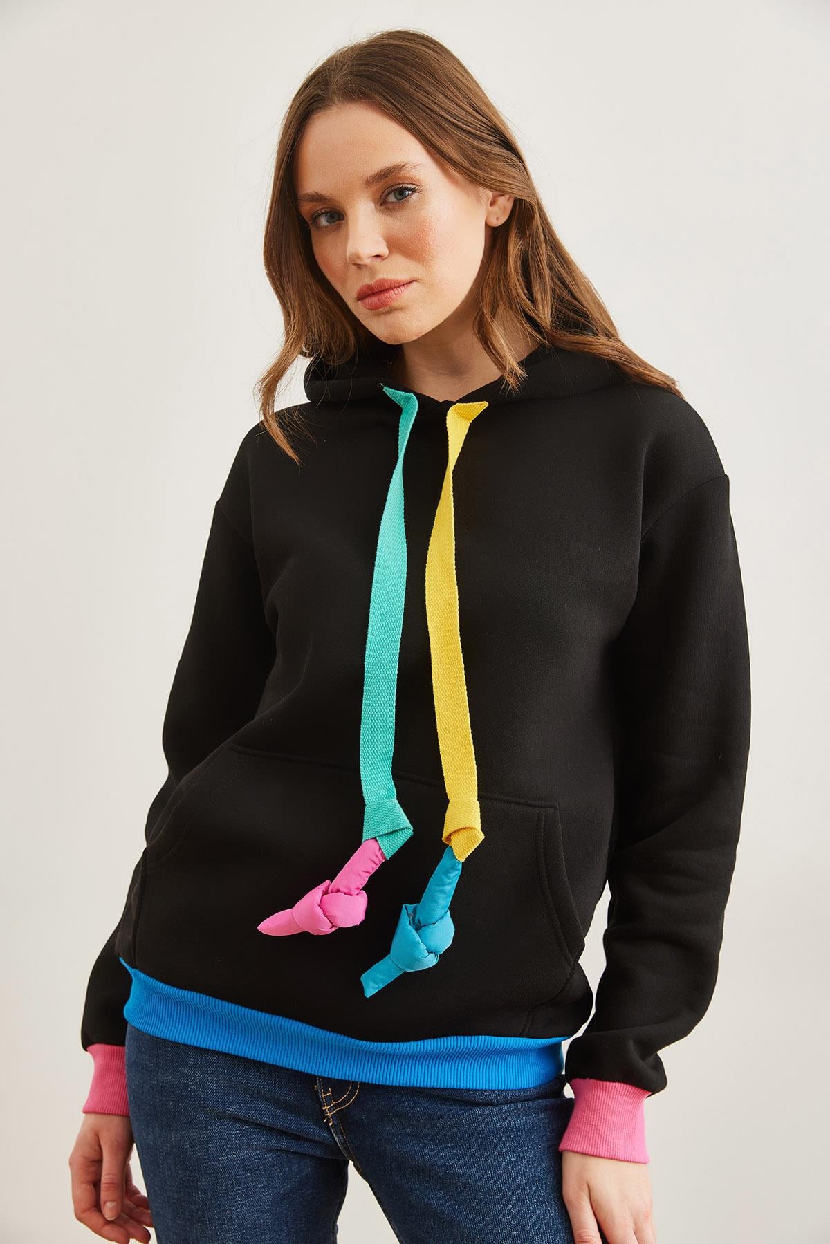 Kapüşonlu Bağcık Detaylı Şardonlu Sweatshirt Siyah