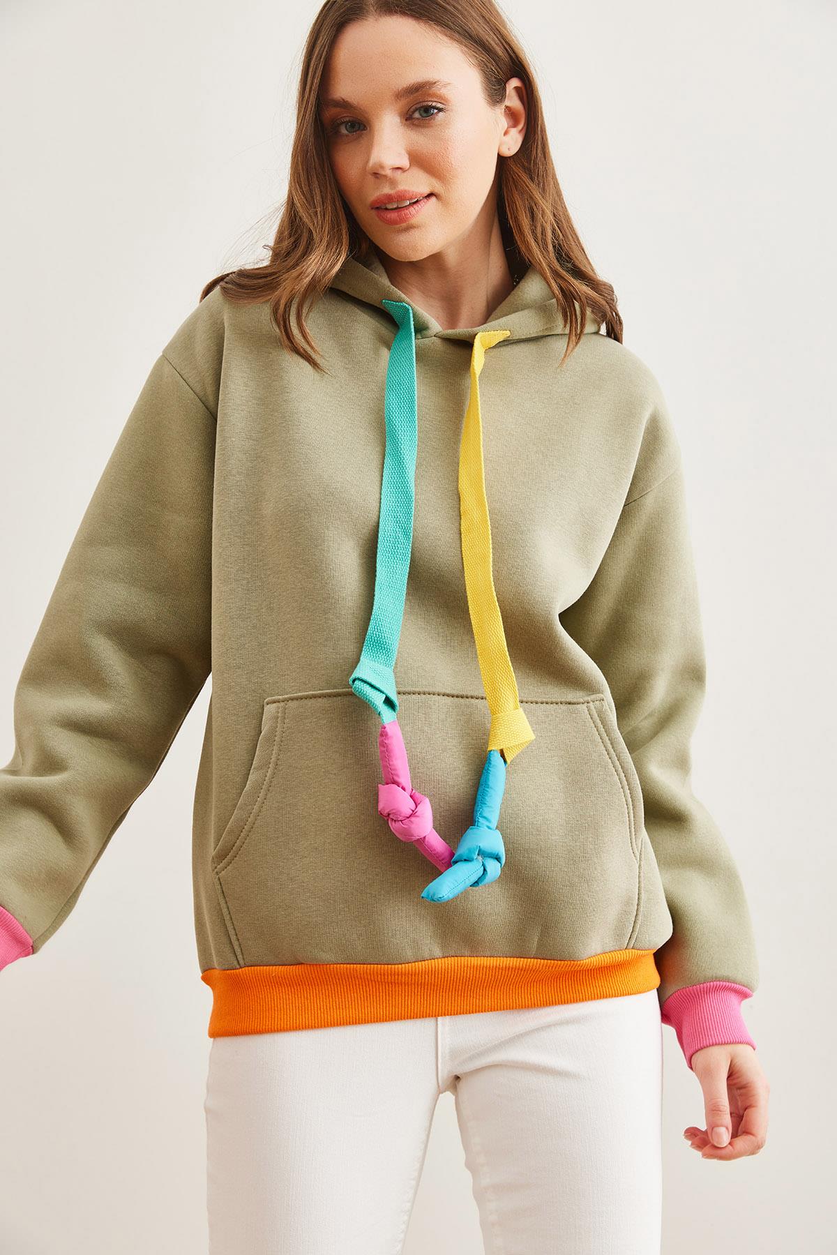 Kapüşonlu Bağcık Detaylı Şardonlu Sweatshirt Haki