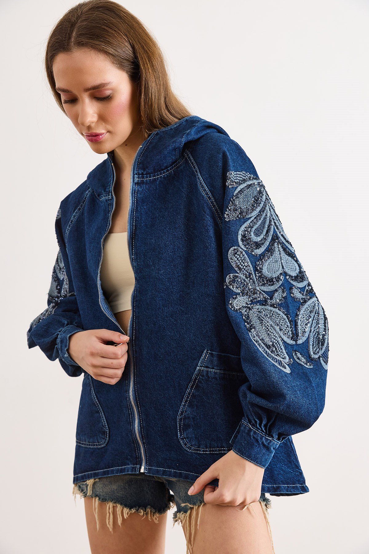 Kapüşonlu Cepli Sırtı Kolu Payetli Oversize Denim Ceket Lacivert