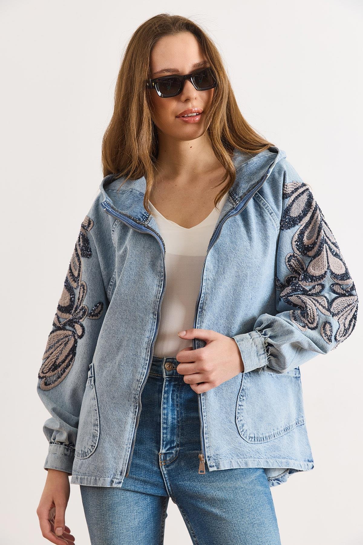 Kapüşonlu Cepli Sırtı Kolu Payetli Oversize Denim Ceket Açık Mavi
