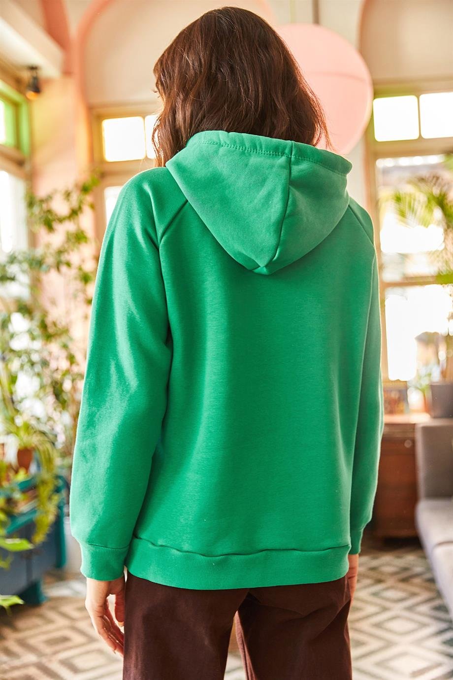 Kapüşonlu Punch Aplikeli İçi Polarlı Oversize Sweatshirt Çimen Yeşili