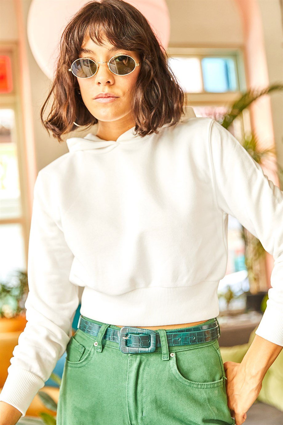 Kapüşonu Baskılı Yumuşak Dokulu Crop Sweatshirt Ekru