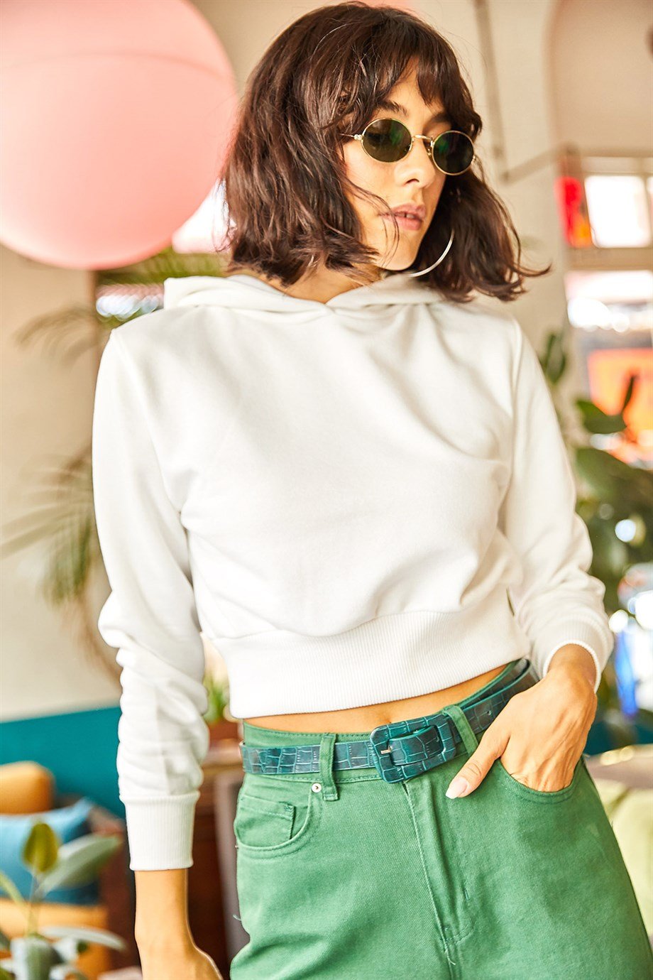 Kapüşonu Baskılı Yumuşak Dokulu Crop Sweatshirt Ekru