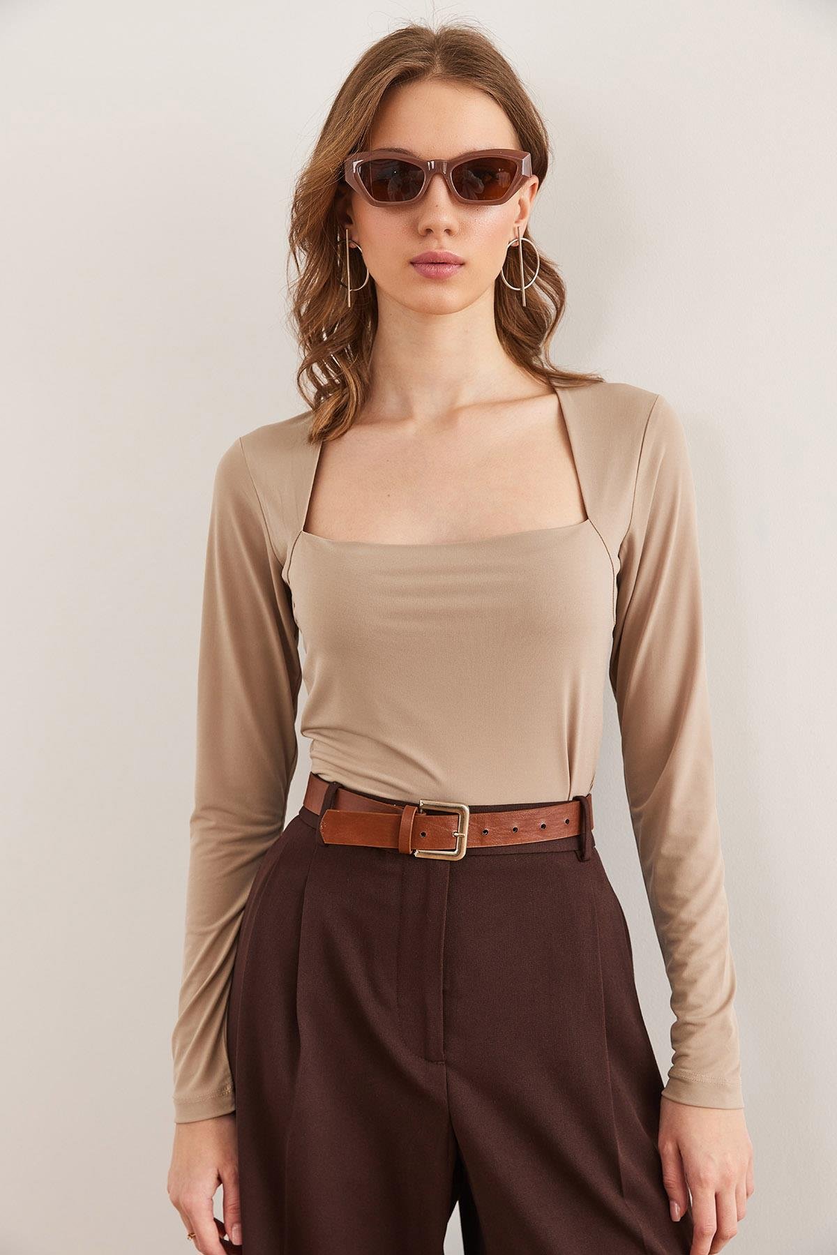 Kare Yaka Crop Sandy Bluz Taş