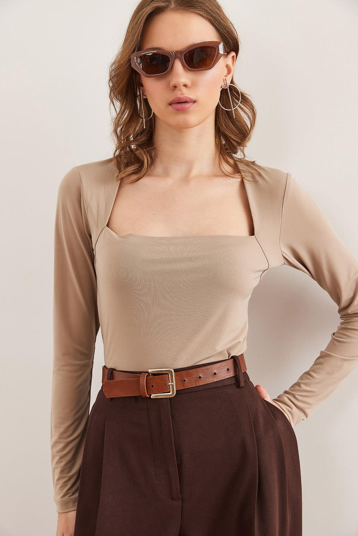 Kare Yaka Crop Sandy Bluz Taş