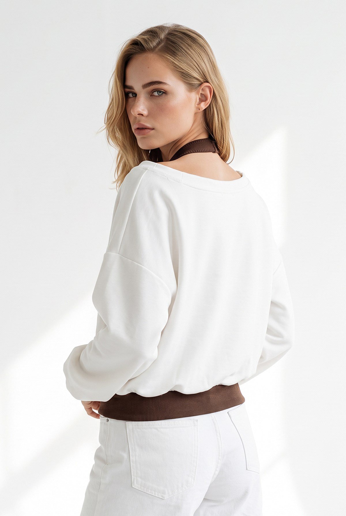 Kayık Yaka Çift Katmanlı Sweatshirt Beyaz
