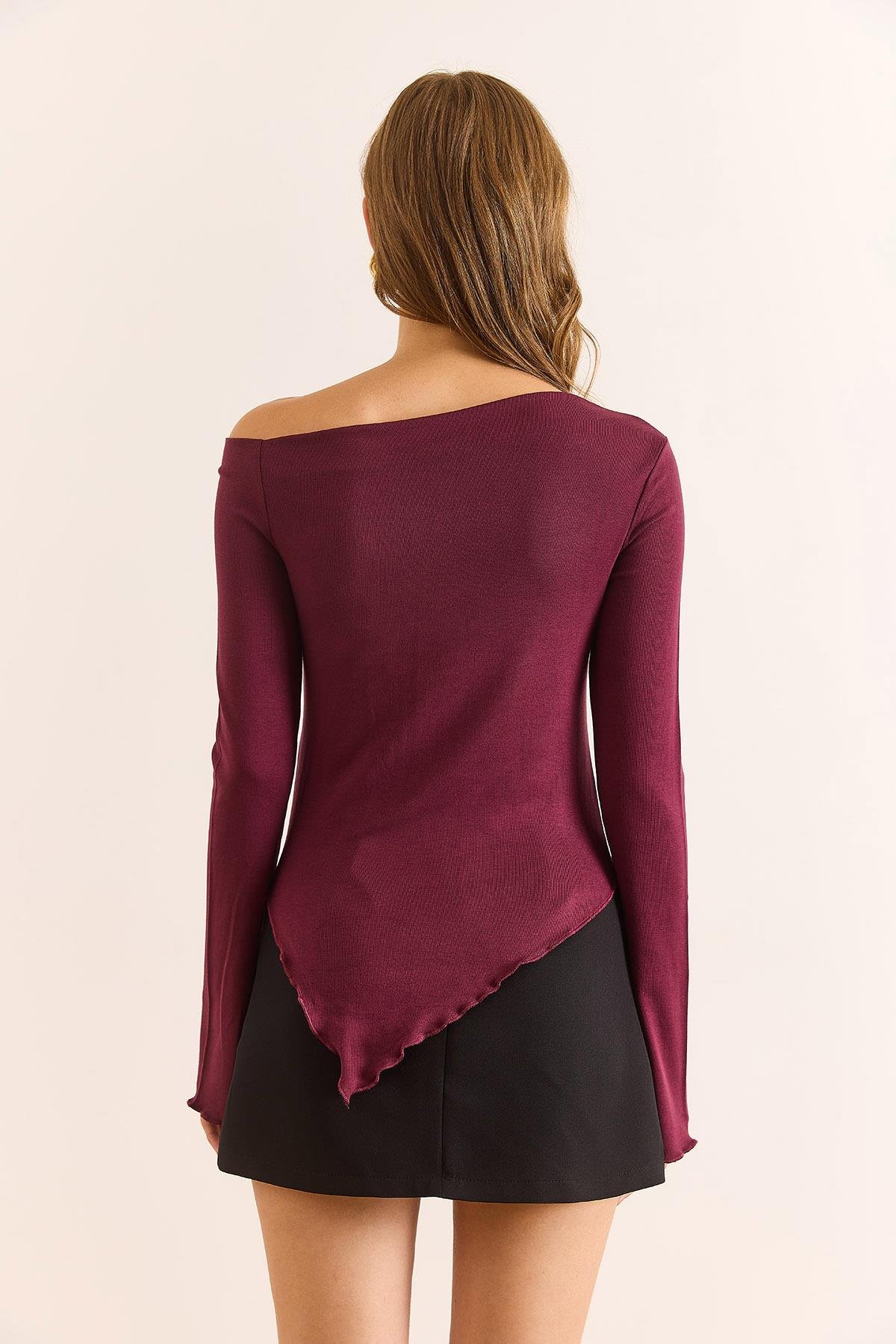 Kayık Yaka Manşeti Yırtmaçlı Soft Touch Bluz Bordo