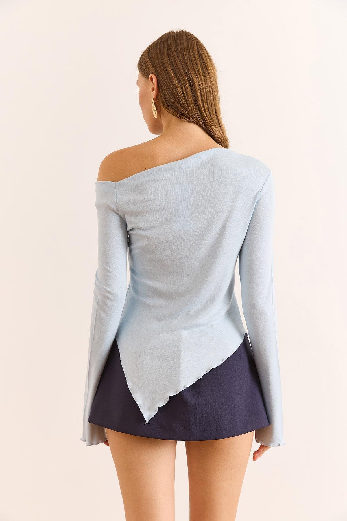 Kayık Yaka Manşeti Yırtmaçlı Soft Touch Bluz Bebe Mavi