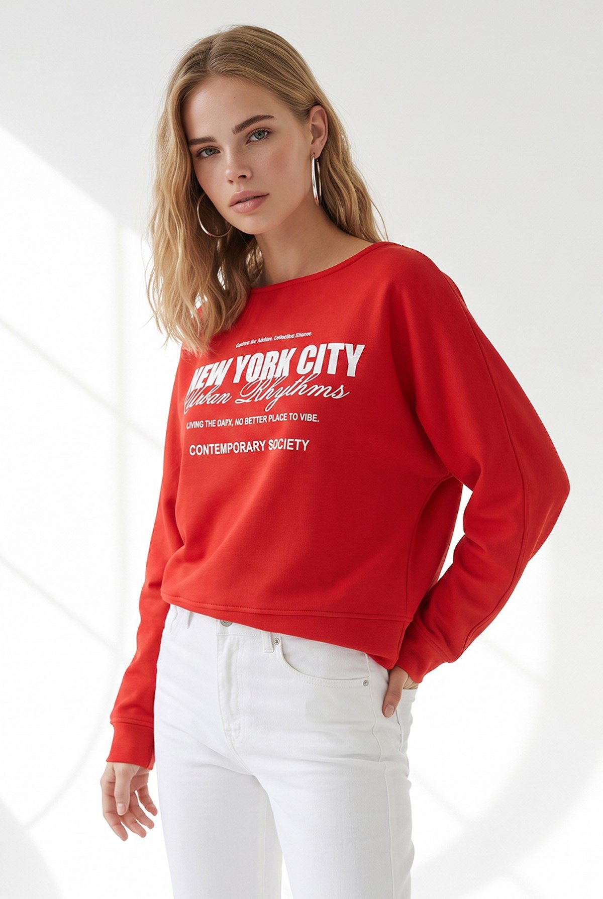 Kayık Yaka Newyork Baskılı Dökümlü Bluz Kırmızı