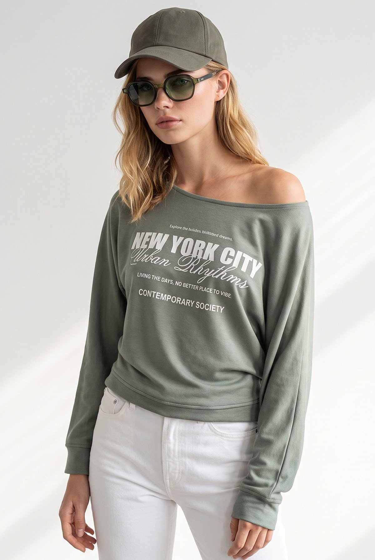 Kayık Yaka Newyork Baskılı Dökümlü Bluz Haki
