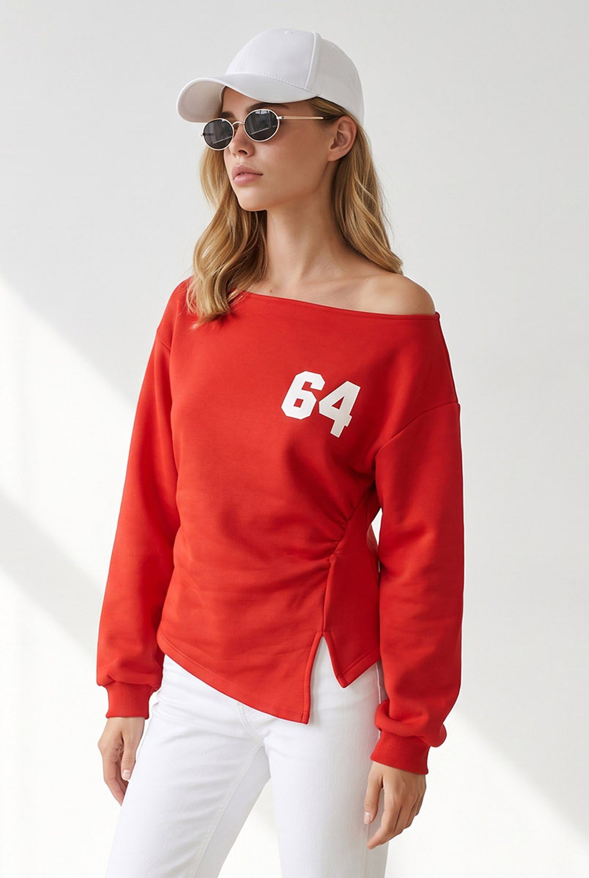 Kayık Yaka Sırt Baskılı Mini Yırtmaçlı Şardonlu Sweatshirt Kırmızı