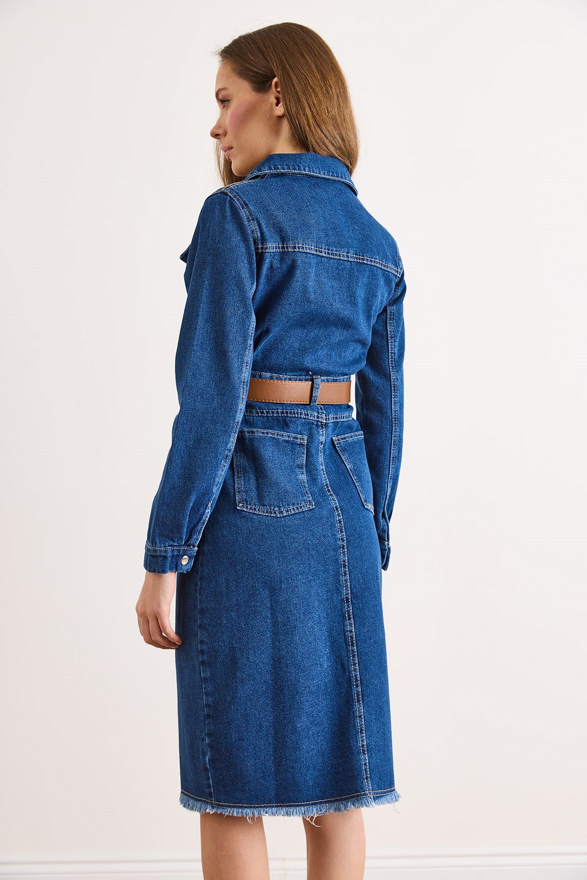 Kemerli Cepli Önü Yırtmaçlı Midi Denim Elbise Koyu Mavi